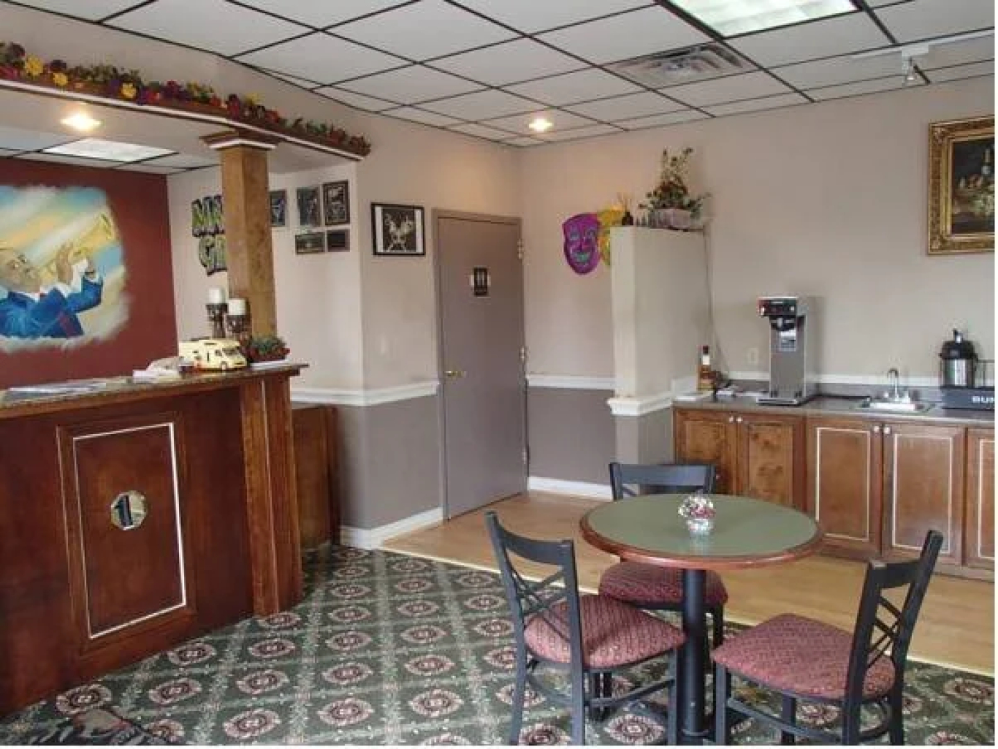 Nola Inn & Suites