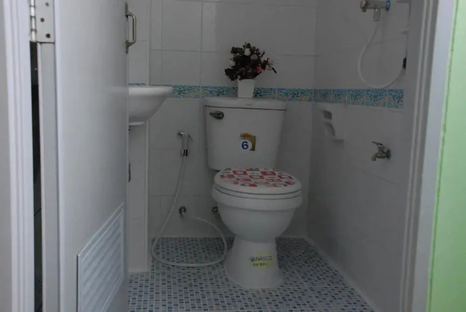 The Crystal Apartment