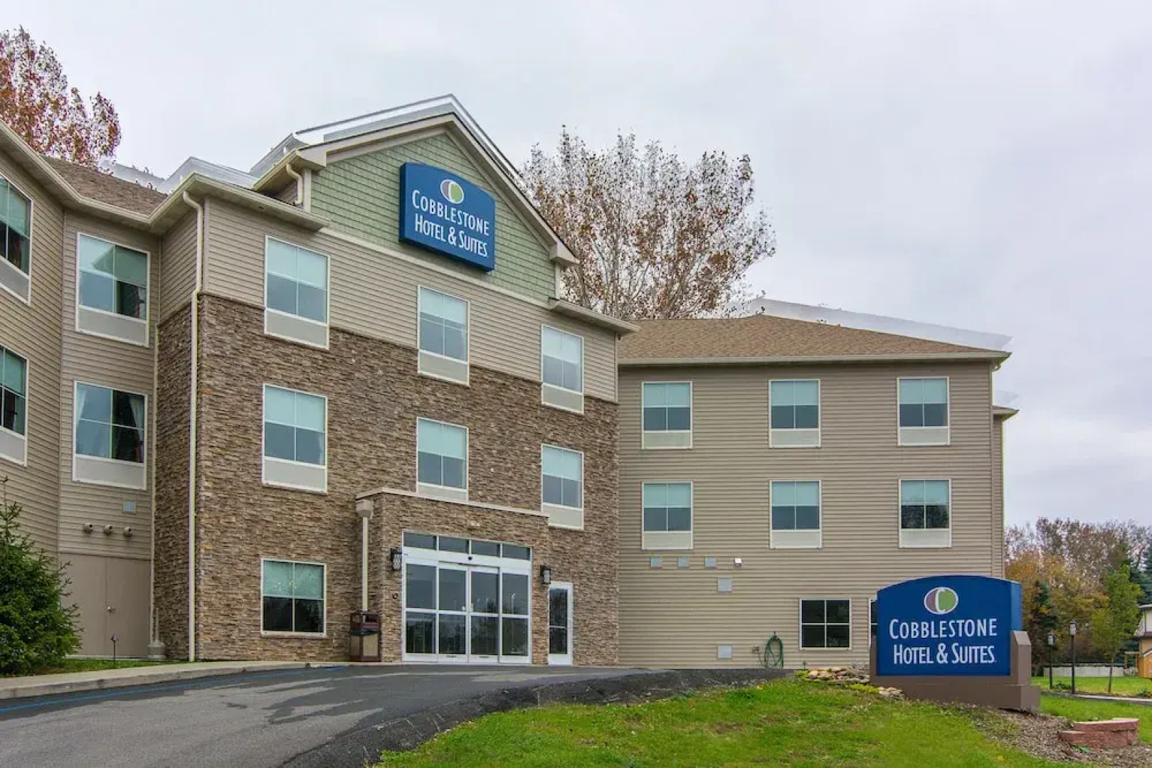 Cobblestone Hotel & Suites Connellsville
