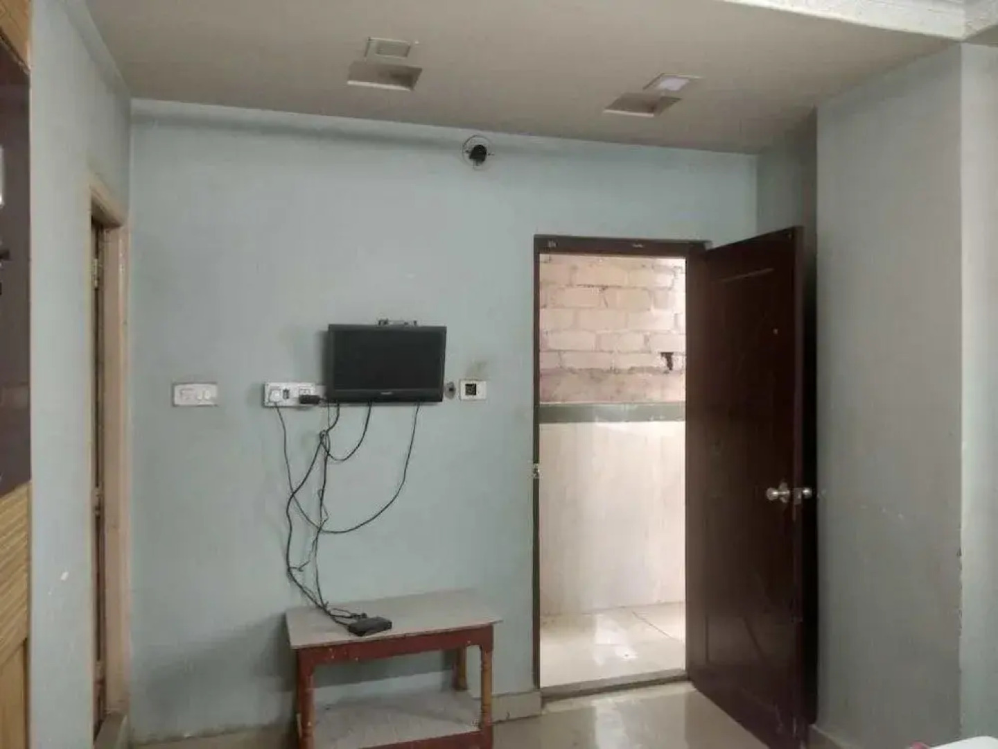 iROOMZ Pranathi Comforts