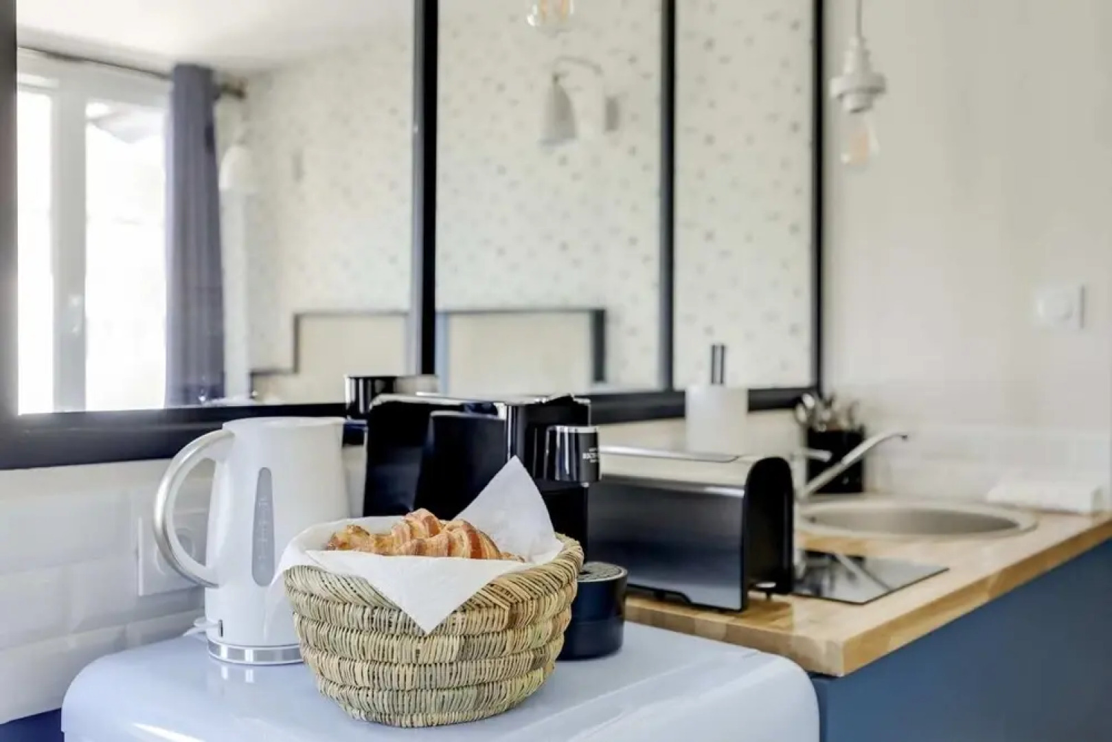 Lovely 2 Bed Apartment in Vanves