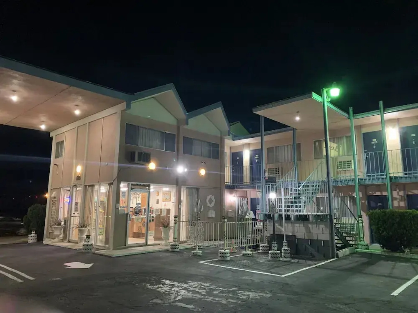 ERTH INN by AGA - Mojave