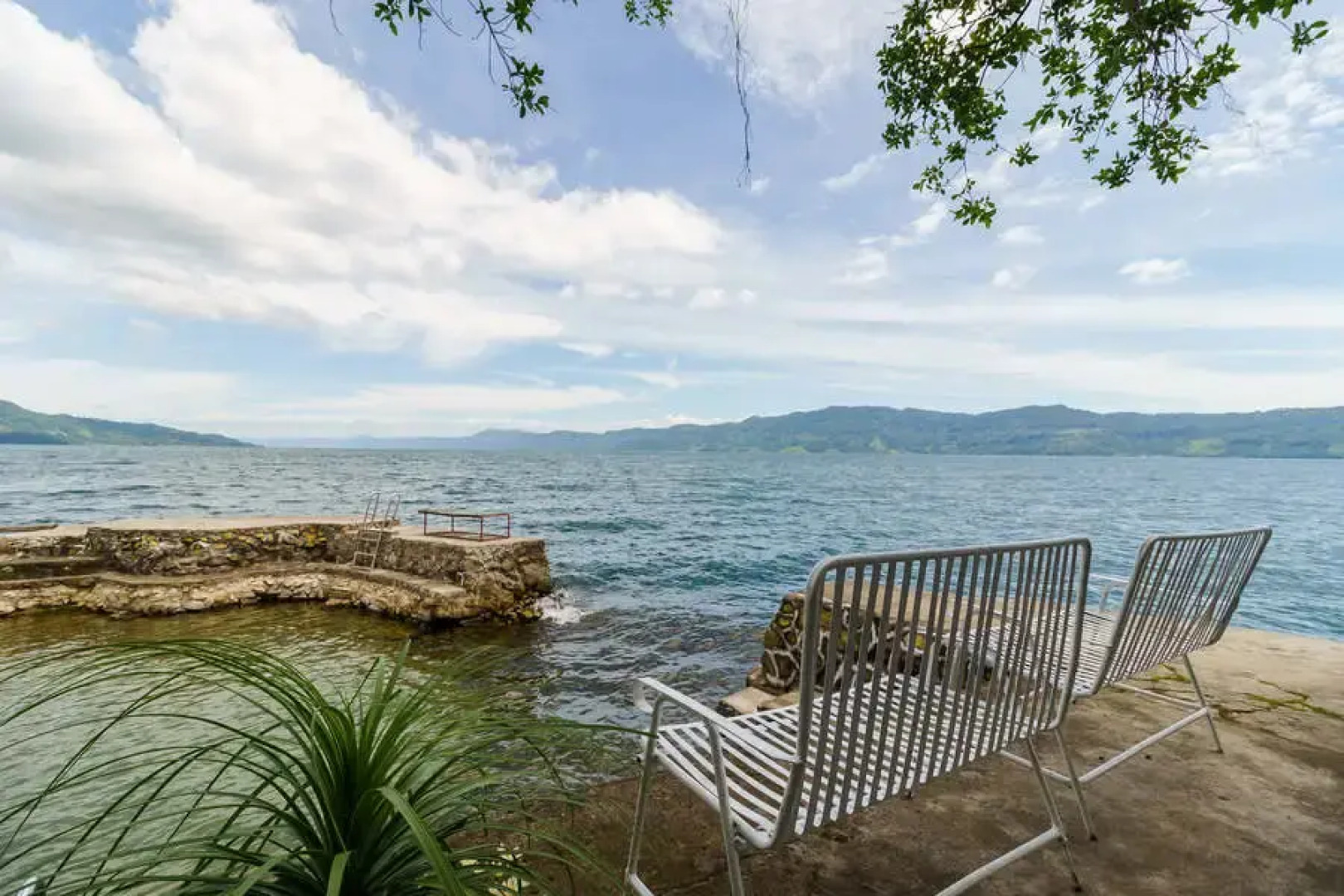 RedDoorz @ Tuktuk Danau Toba