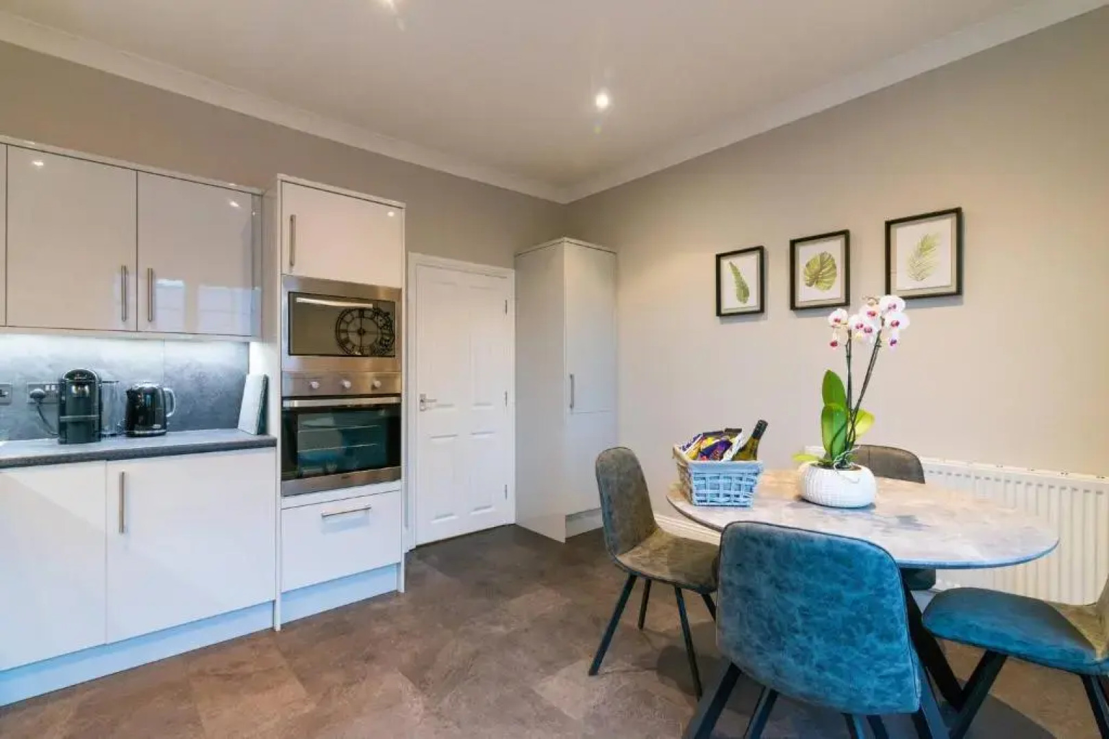 Modern Living 2 Bedroom Apartment South Wilmslow