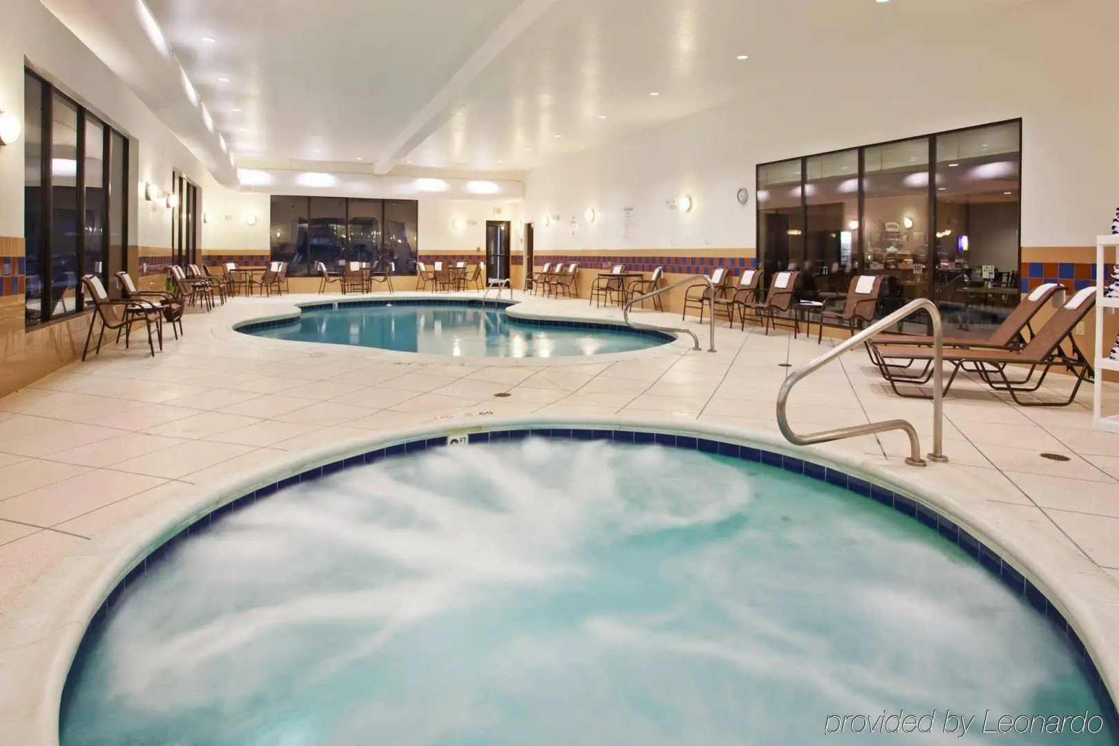 HOLIDAY INN EXPRESS & SUITES ZANESVILLE NORTH by IHG