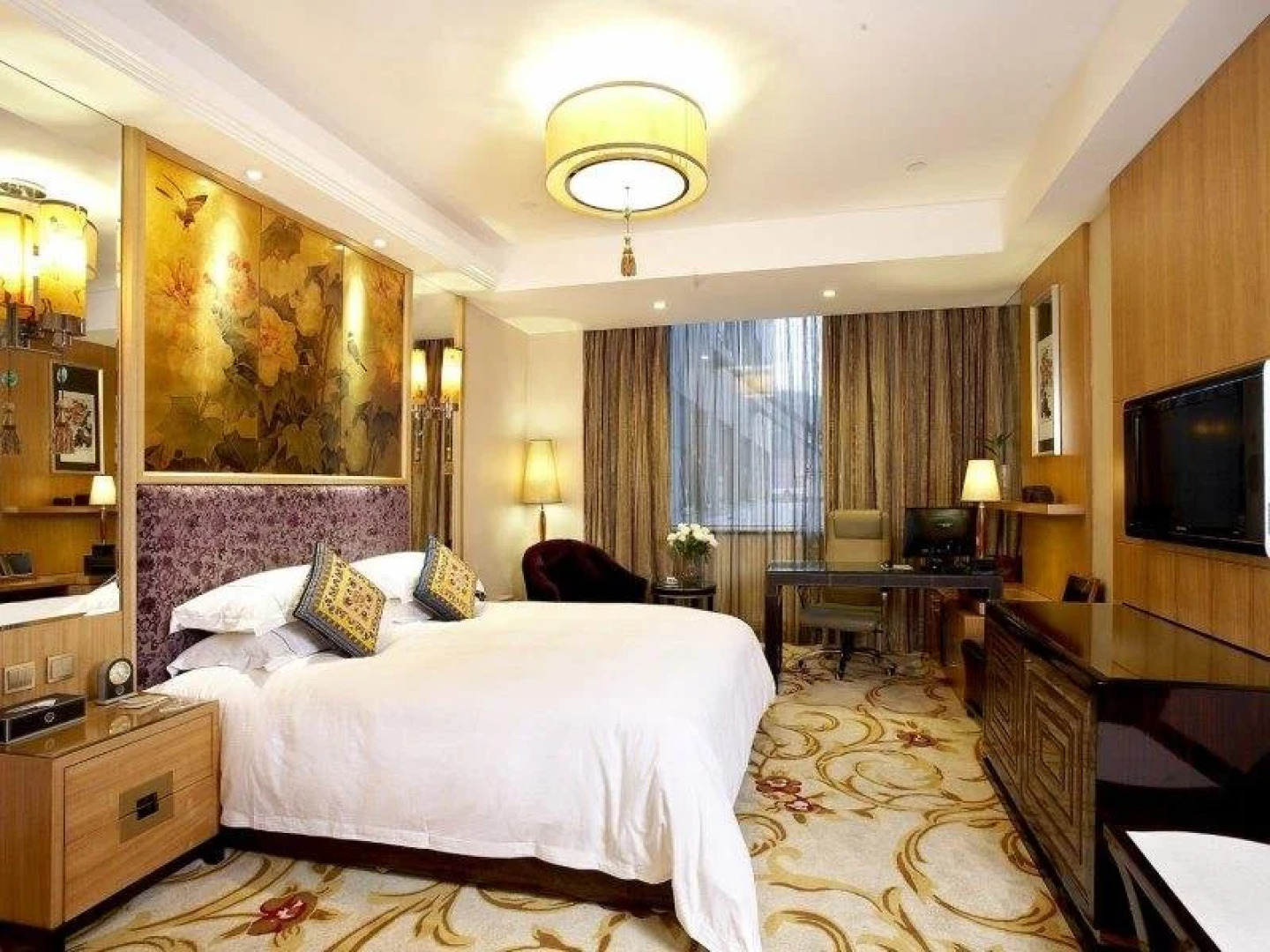 Yuntianlou Holiday Royal Hotel