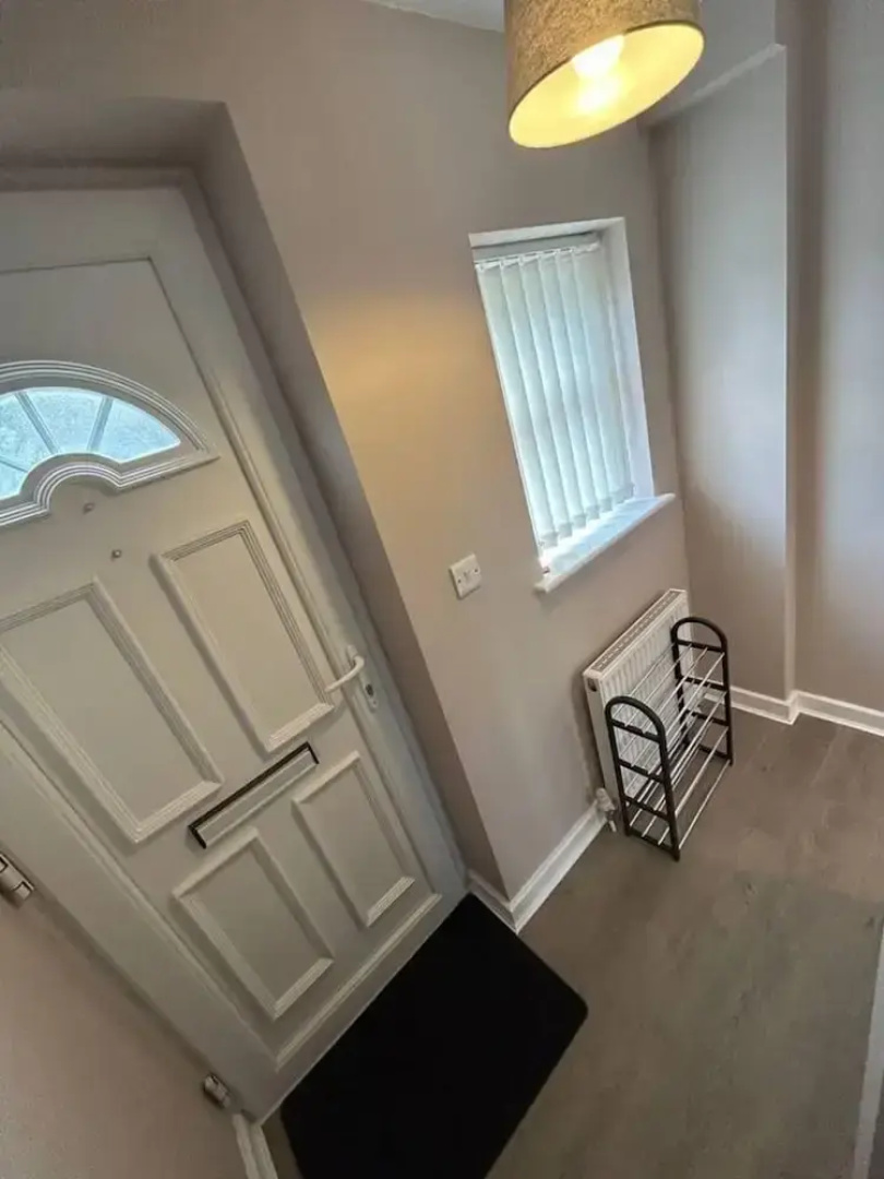 Immaculate 1-bed House in Newtown, Disley