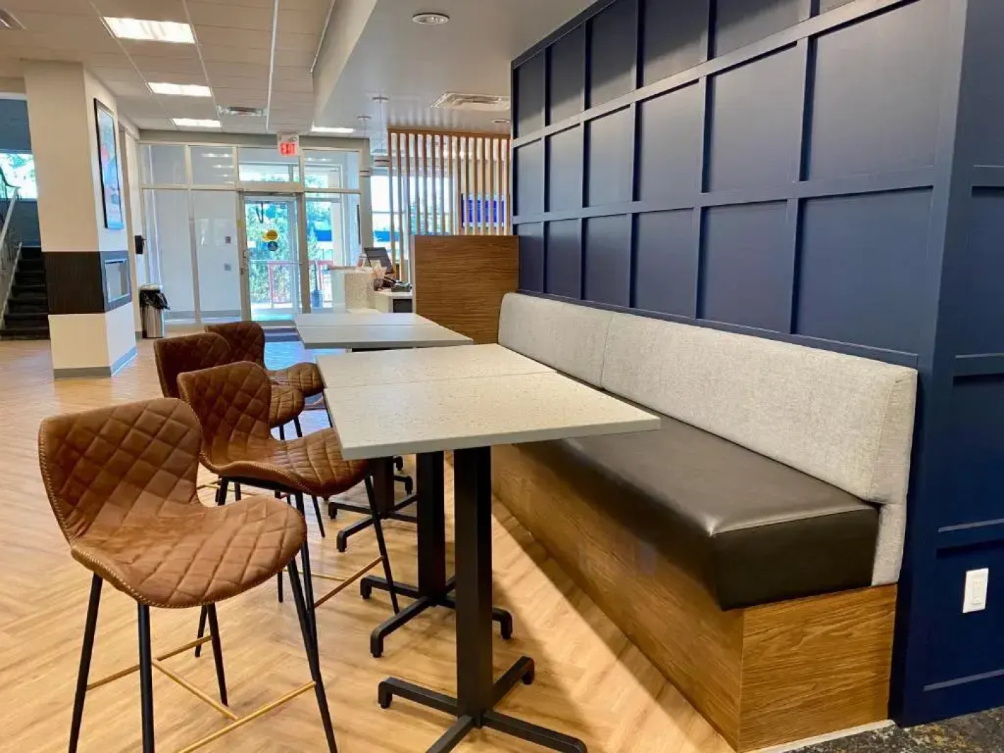 Howard Johnson Express Inn - Winnipeg West