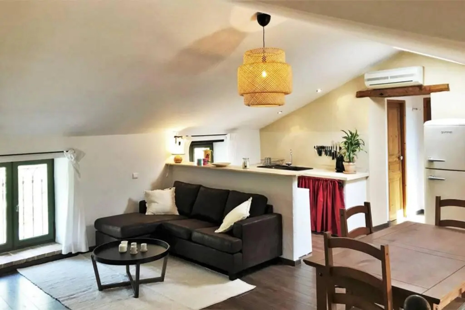 Coeur de Goudargues! 3 Ch, 3 Sdb, Exterieur, Clim