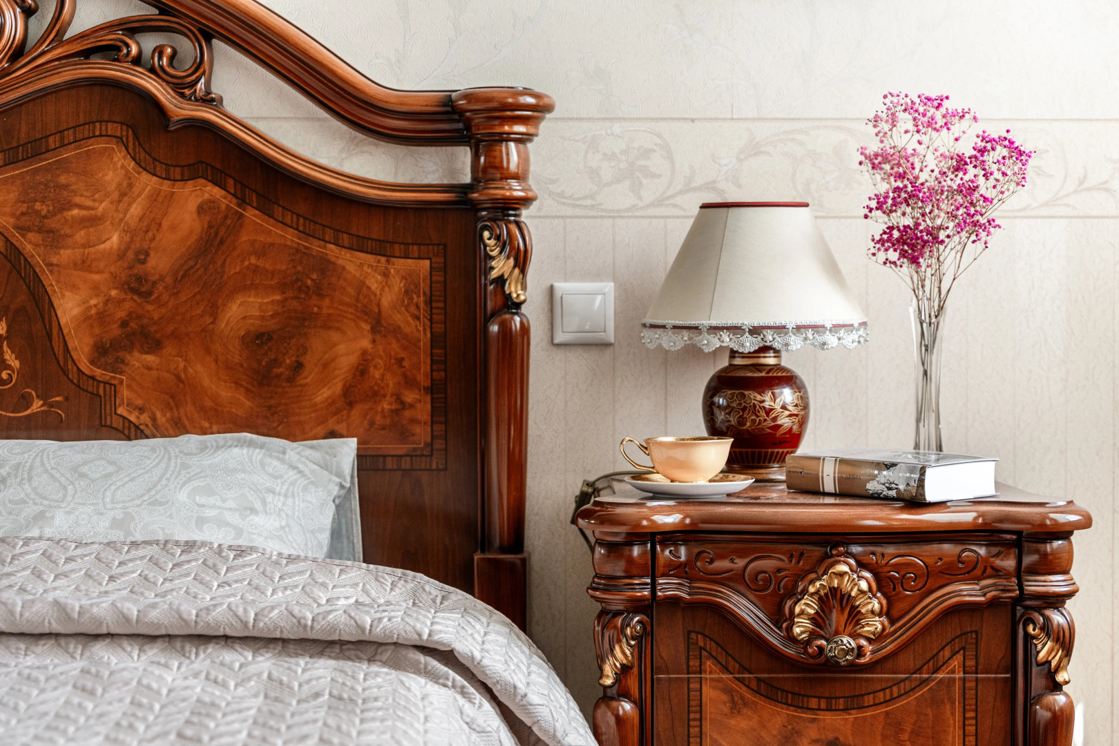 Квартира Малоохтинский 84б