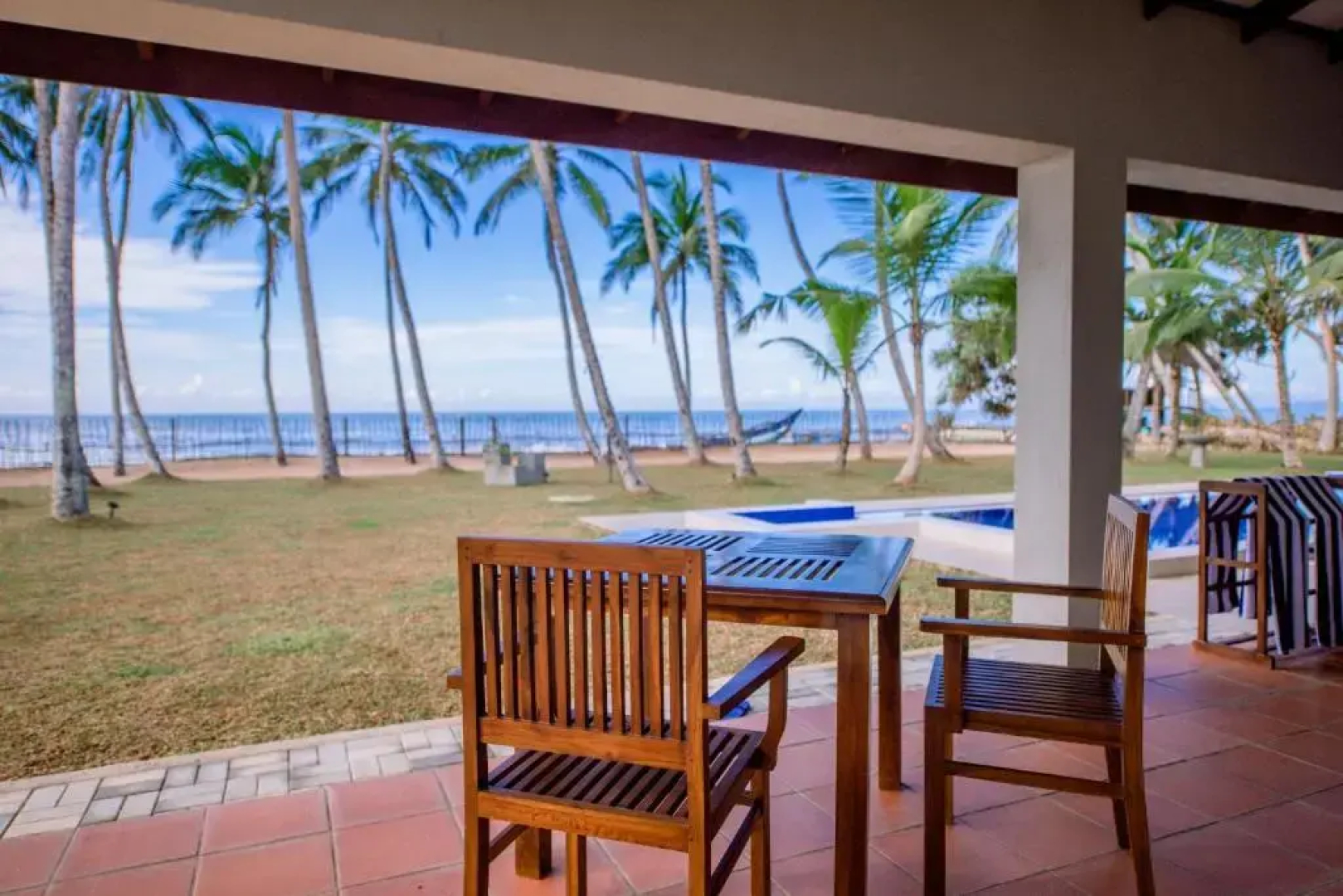 Arhimser Villa-superb 4 bedrooms beachfront bb for 8 plus 2 extra beds in Ranna, Tangalle, airport shuttle, BBQ, meals, fully serviced