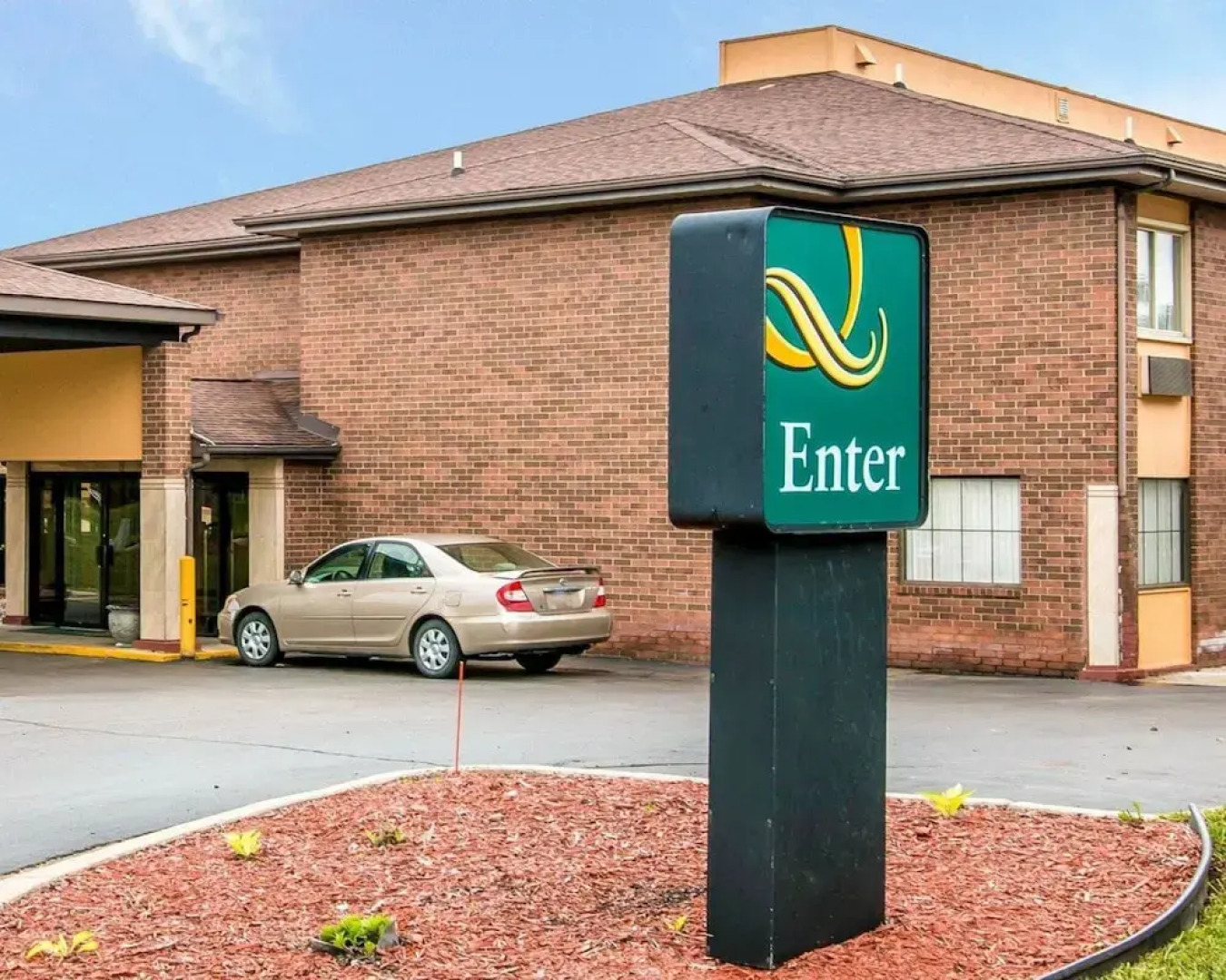 Baymont by Wyndham Flint Airport North