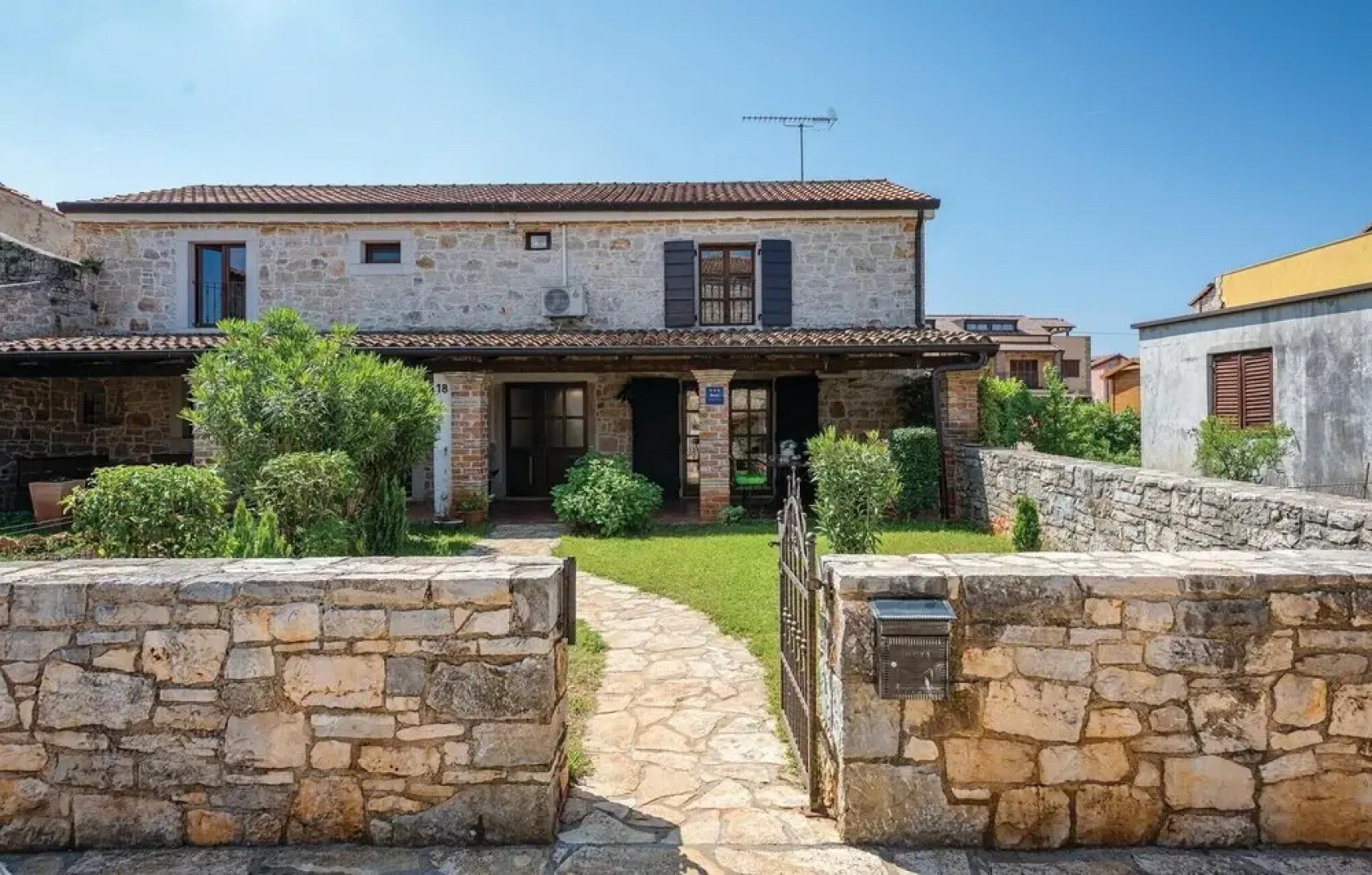 Amazing Home in Porec With Wifi and 2 Bedrooms