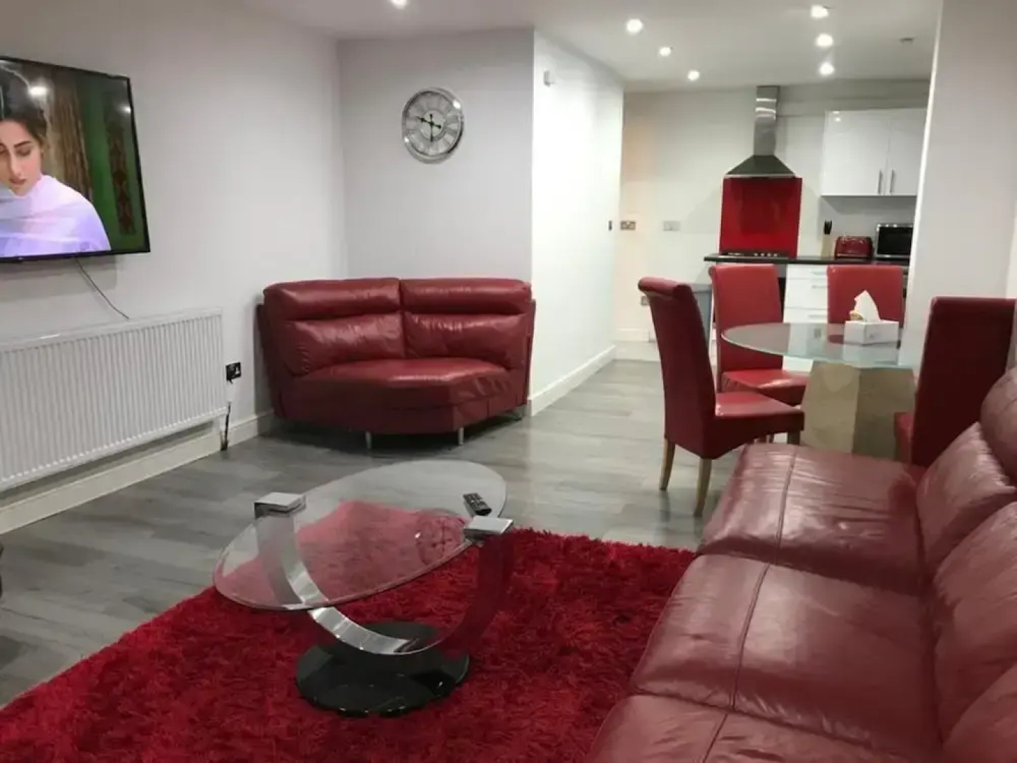 Nice 2 Bed Independent Annex in High Wycombe