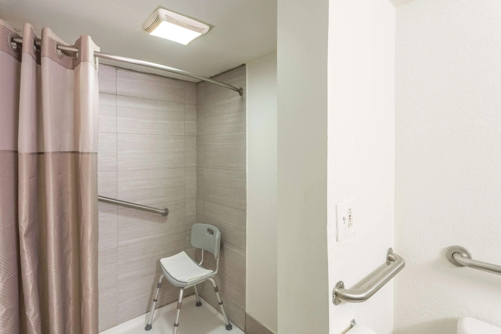 Motel 6 Huntington, WV