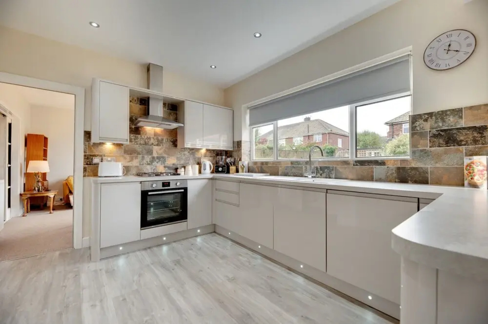 Week2Week The Broadway - 3 Bed Coastal Property