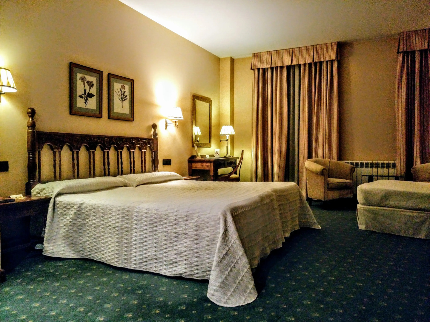 Hotel Ele Puente Romano