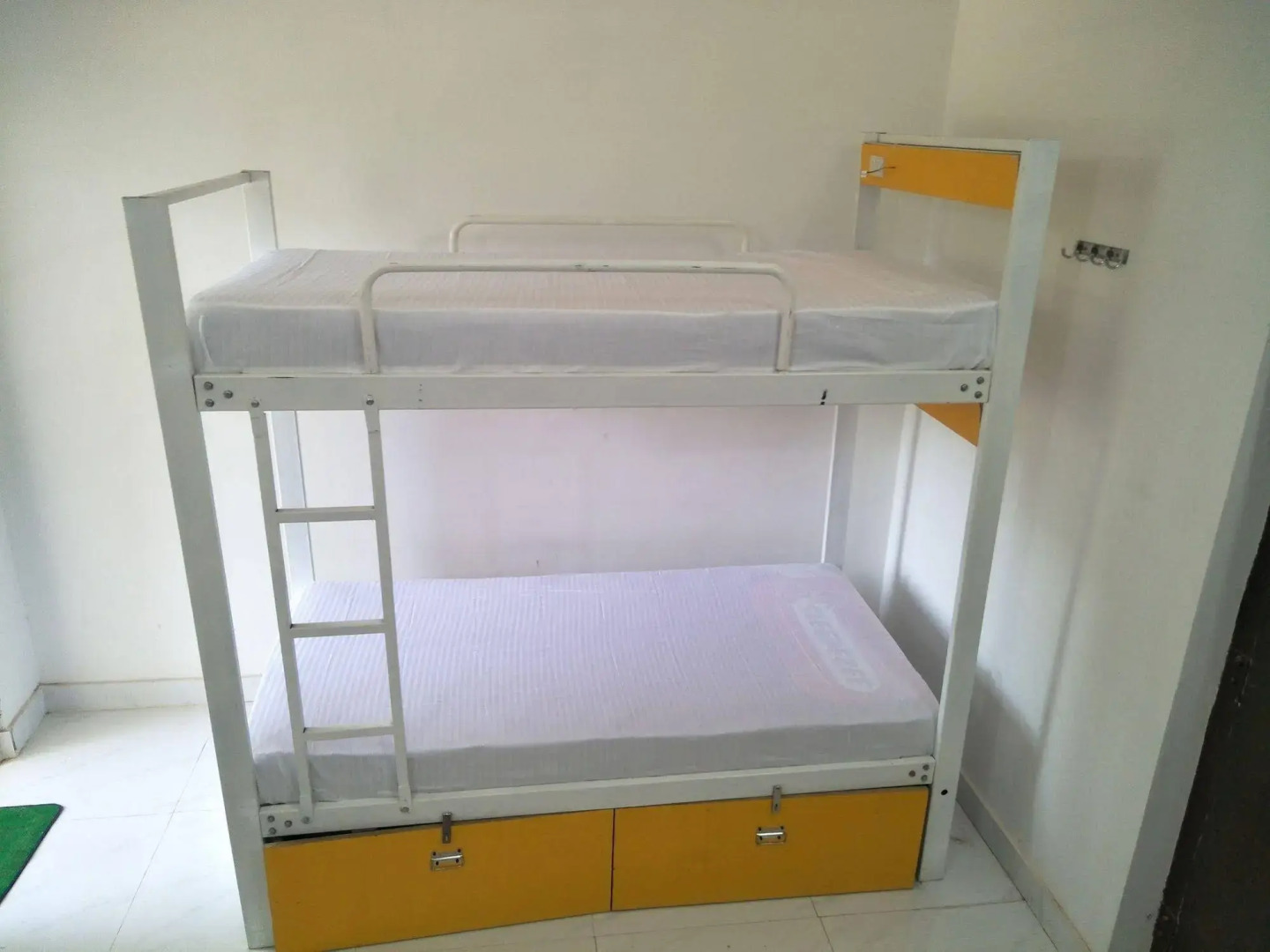 Backpacker Panda - Chand Palace