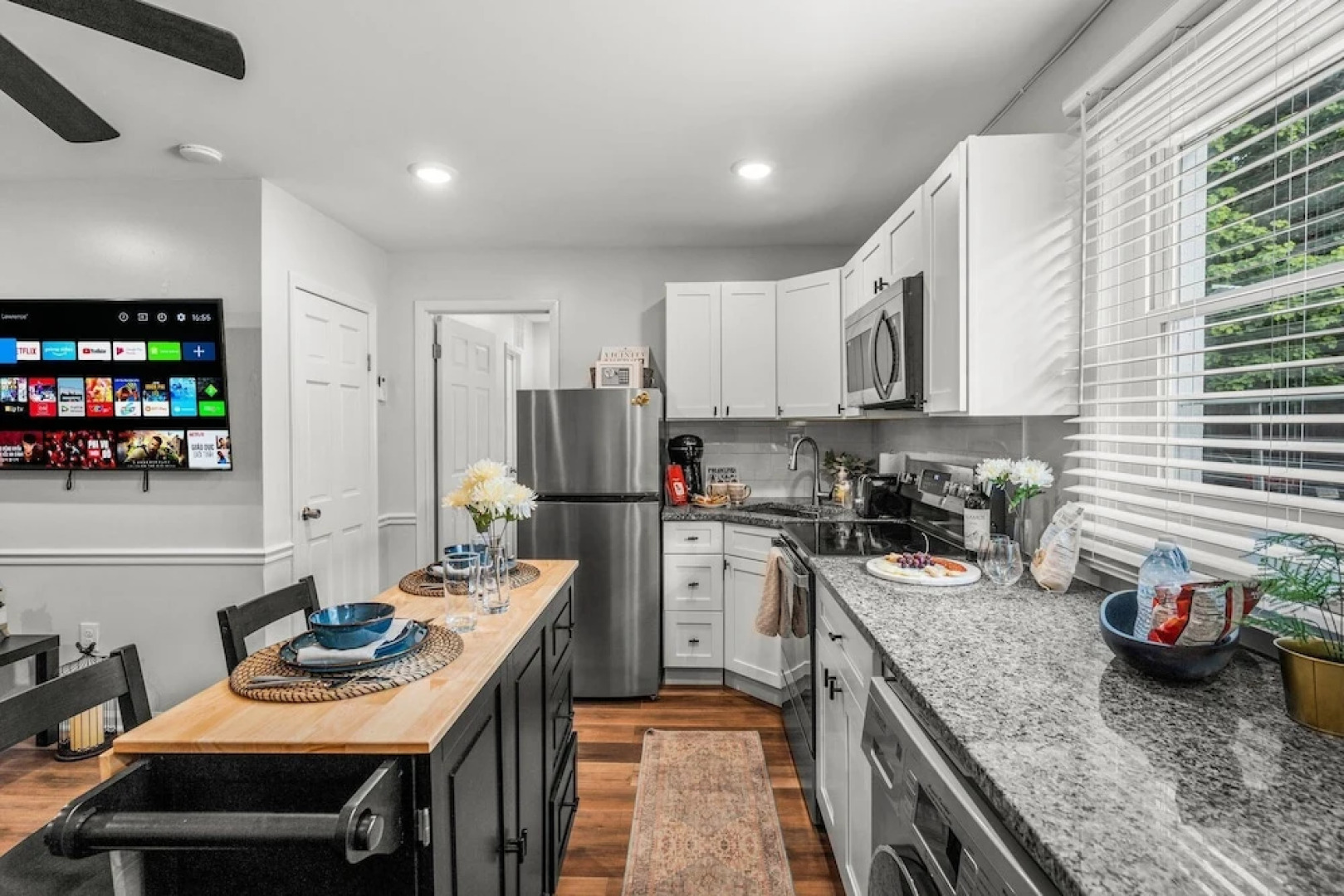 East Passyunk Trendy Apartment