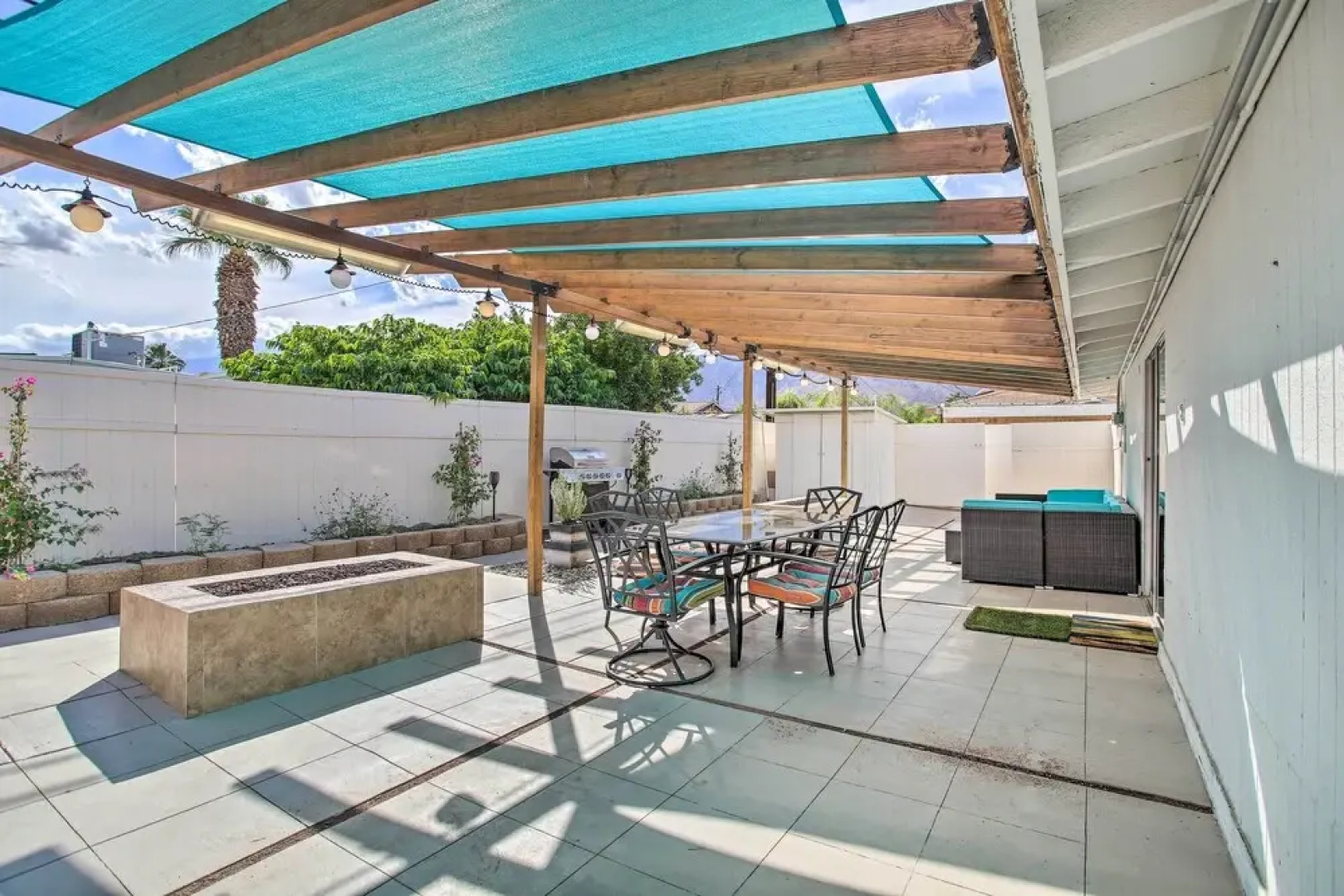 Chic Palm Springs Home w/ Patio, Grill & Yard