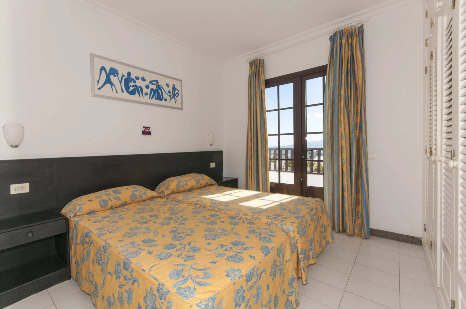 Apartamentos Plaza Azul