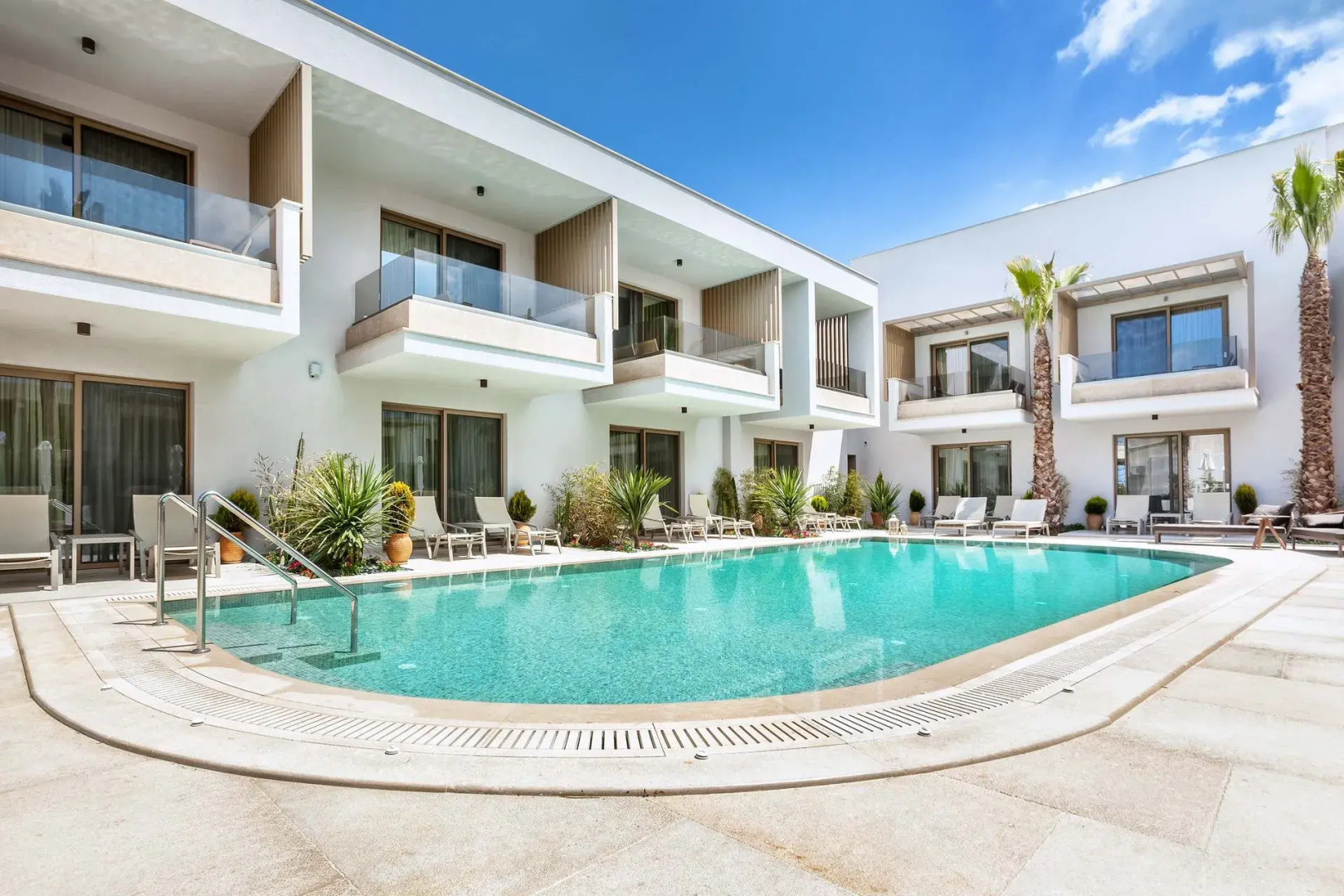 Pefki Deluxe Residences