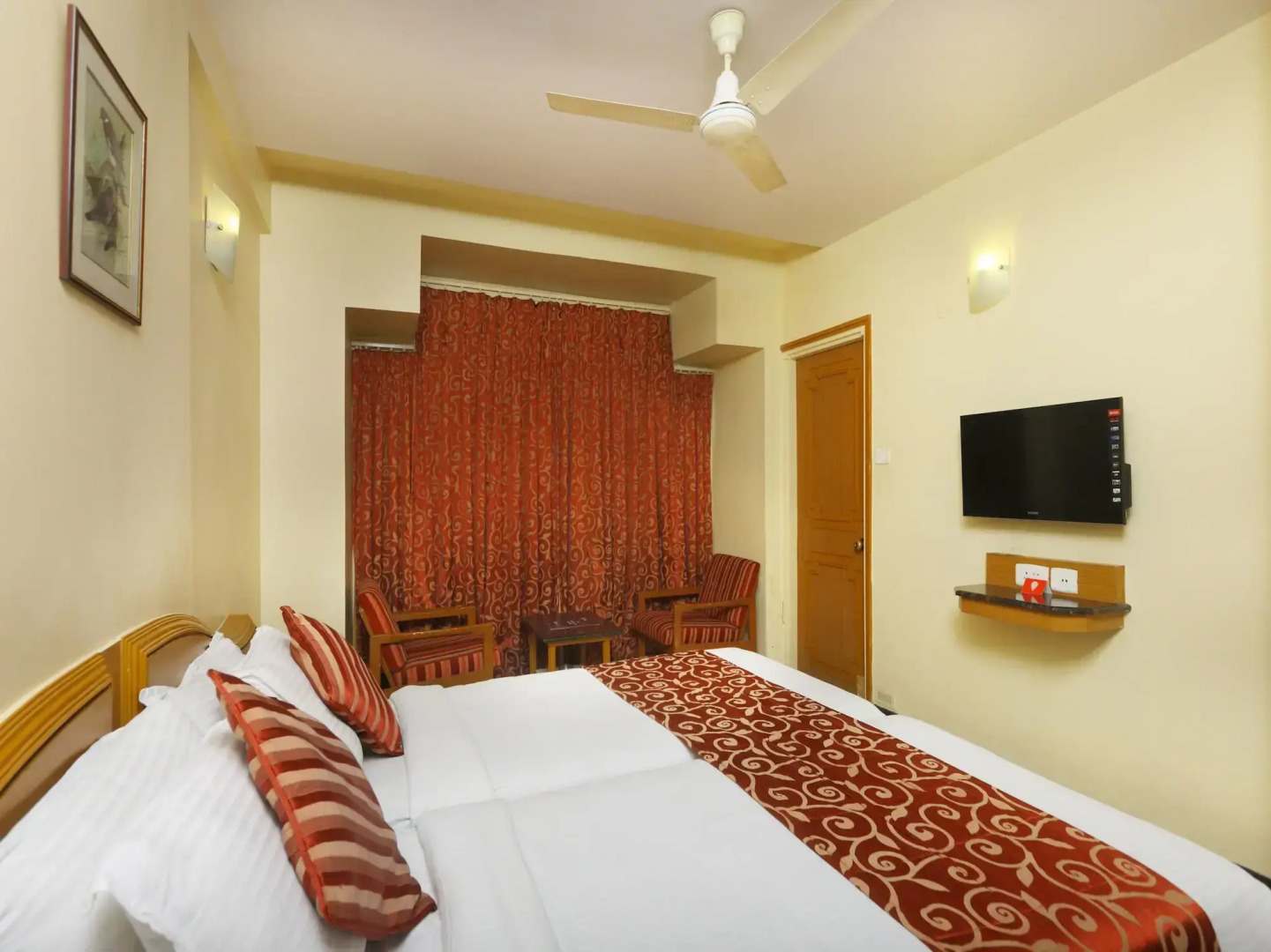 Oyo 8169 Hotel Salem Castle