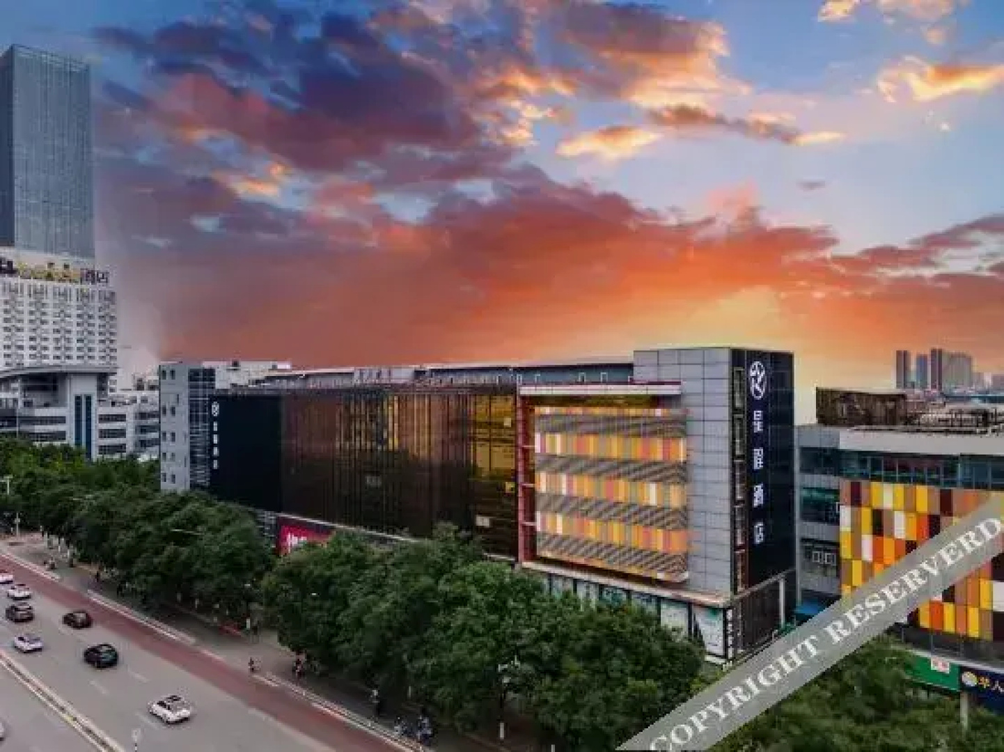 Starway Hotel (Baoding Wanbo Square)