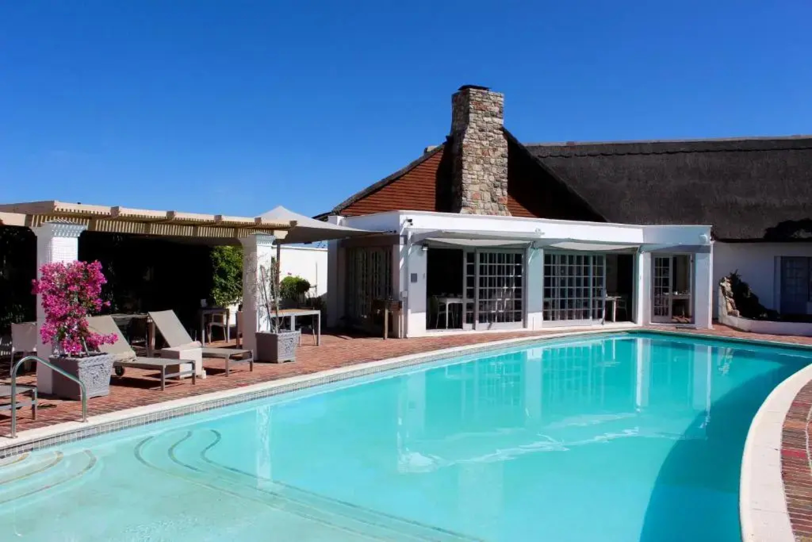 Whale Rock Luxury Lodge