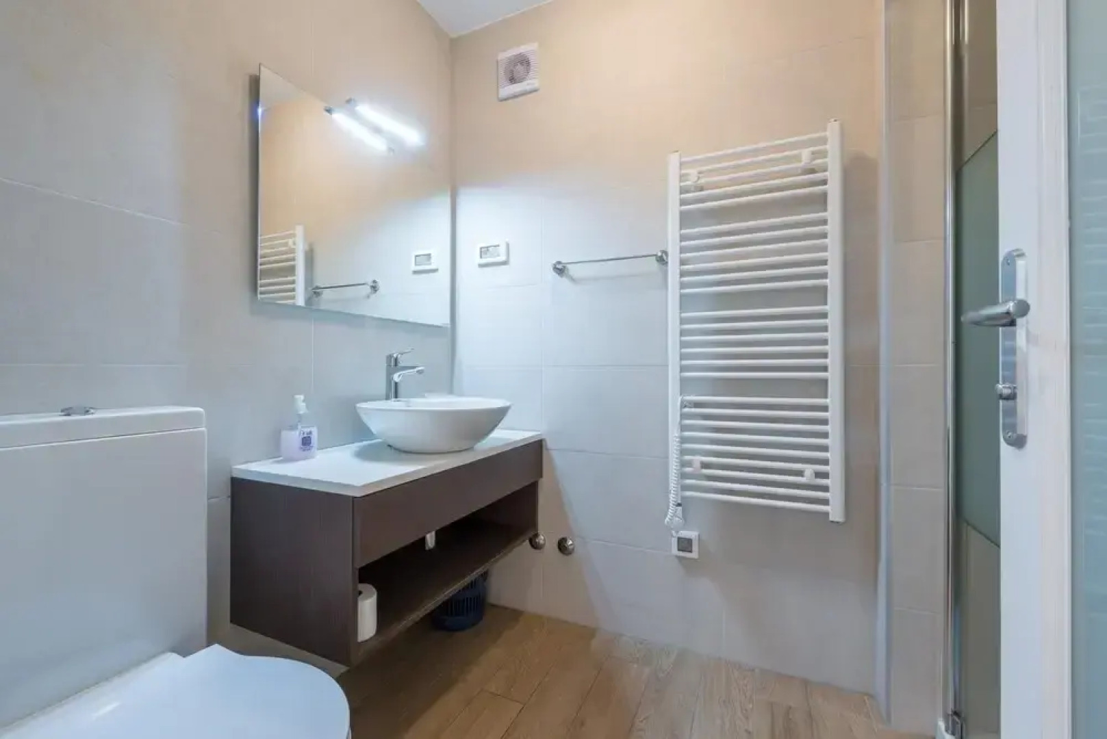 Villa Nisha - Six Bedroom Villa With Terrace and Swimming Pool ID Direct Booker 22773