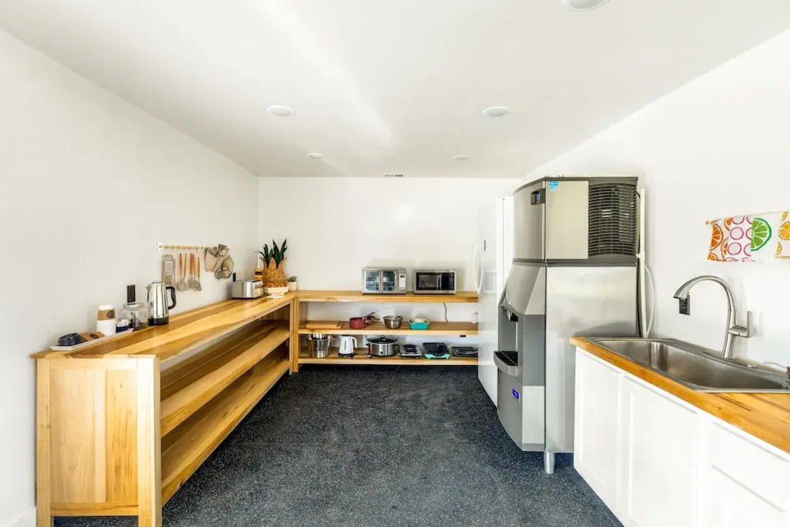 St. Clair Motor Lodge