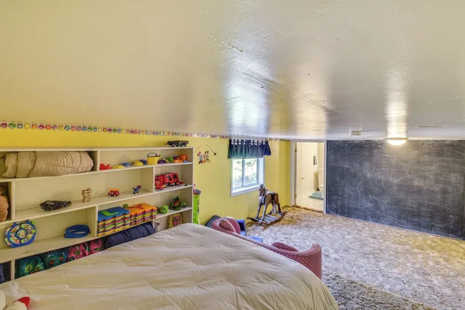 Peaceful Groveland Home w/ Deck + Fire Pit!