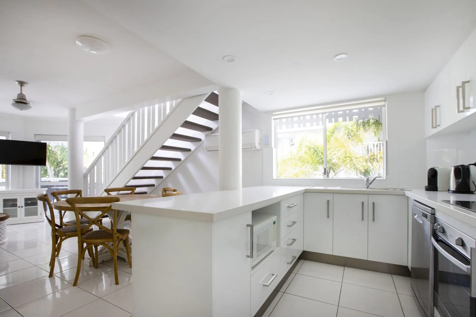 The White House Port Douglas