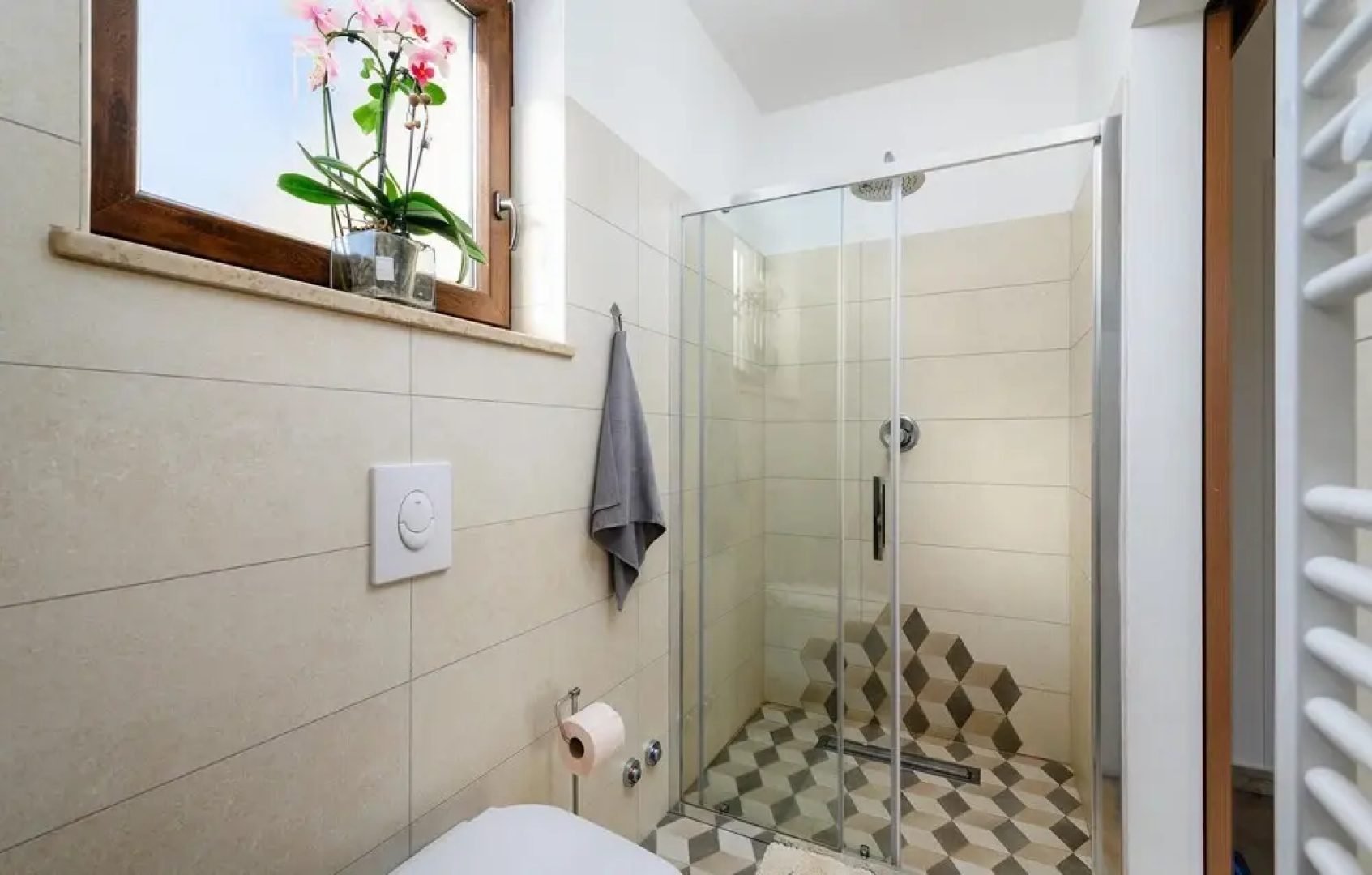 Amazing Home in Nova Vas With Wifi, 4 Bedrooms and Outdoor Swimming Pool