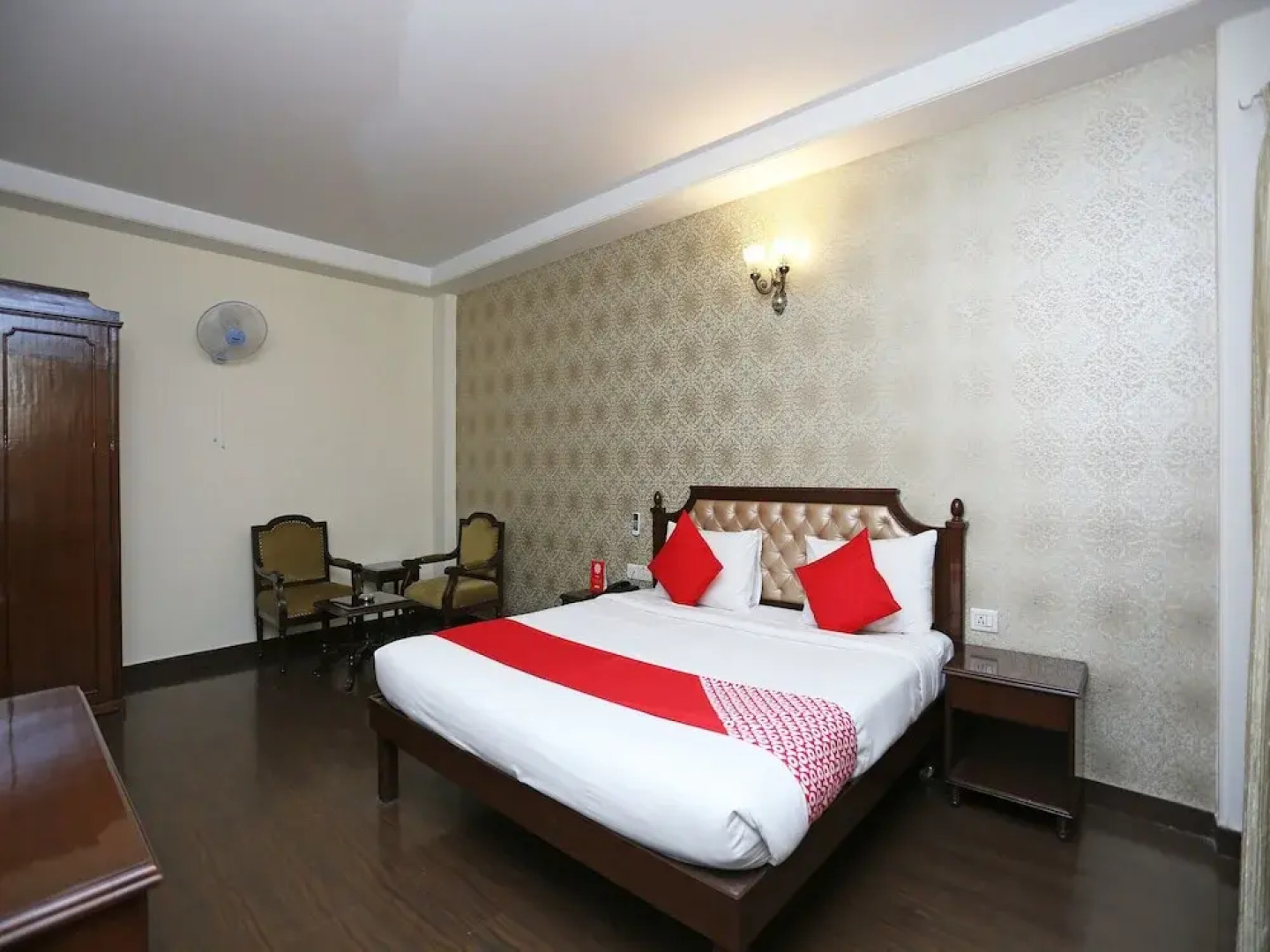 OYO 16565 Karnal Haveli