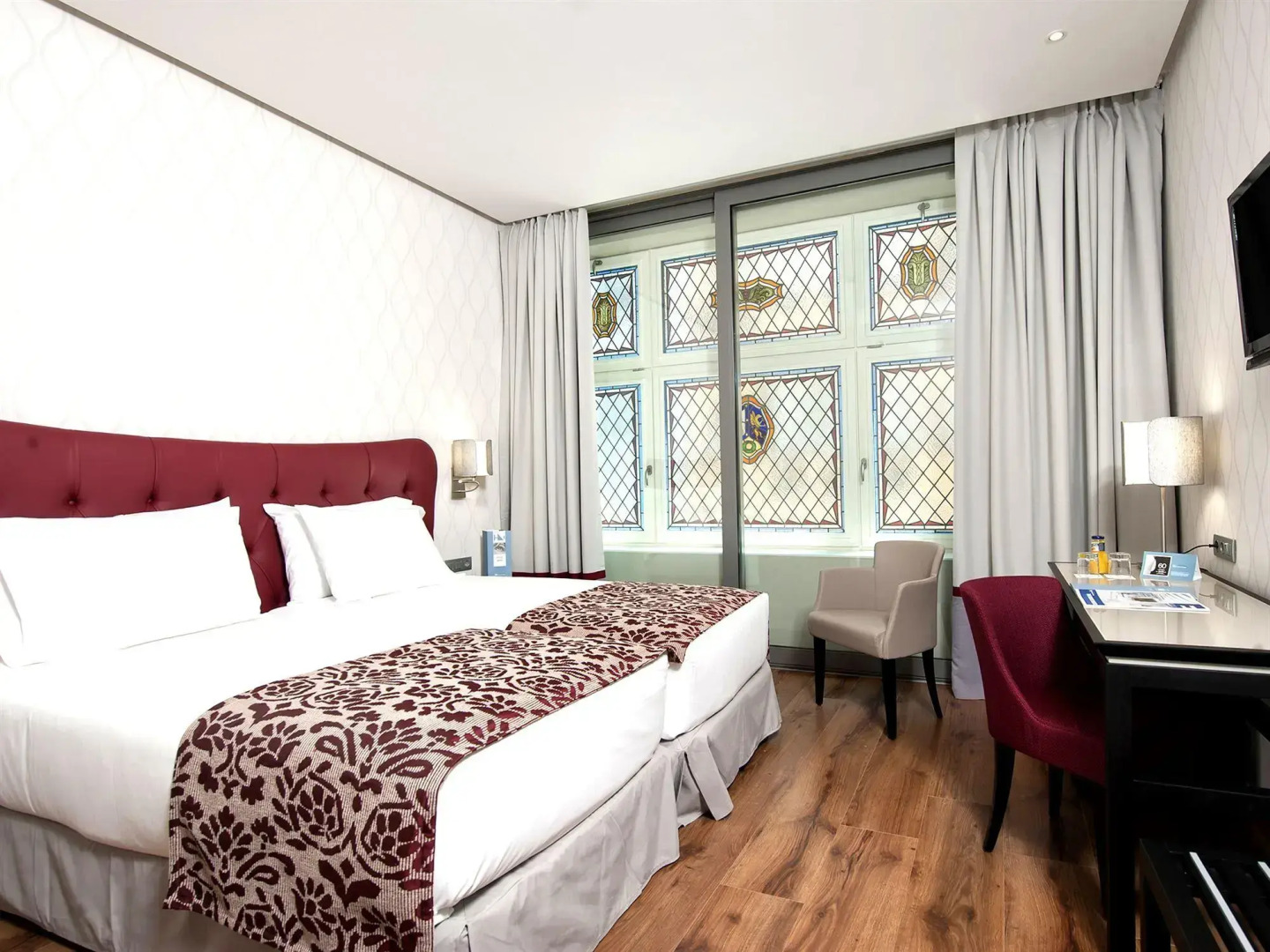 Отель Eurostars Plaza Mayor