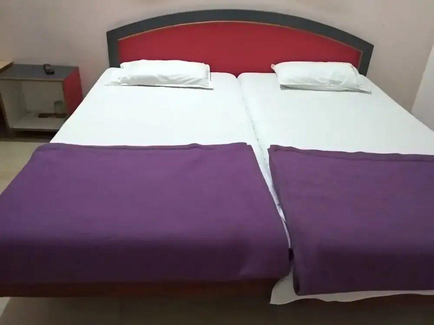 Iroomz Hotel Sagar Deluxe