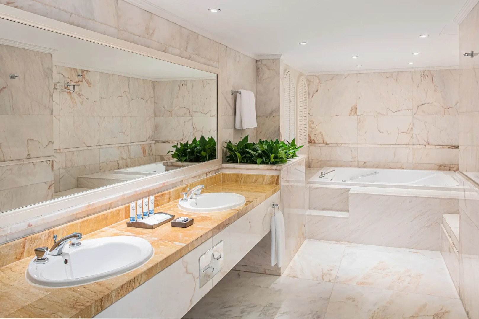 Artyzen Grand Lapa Macau