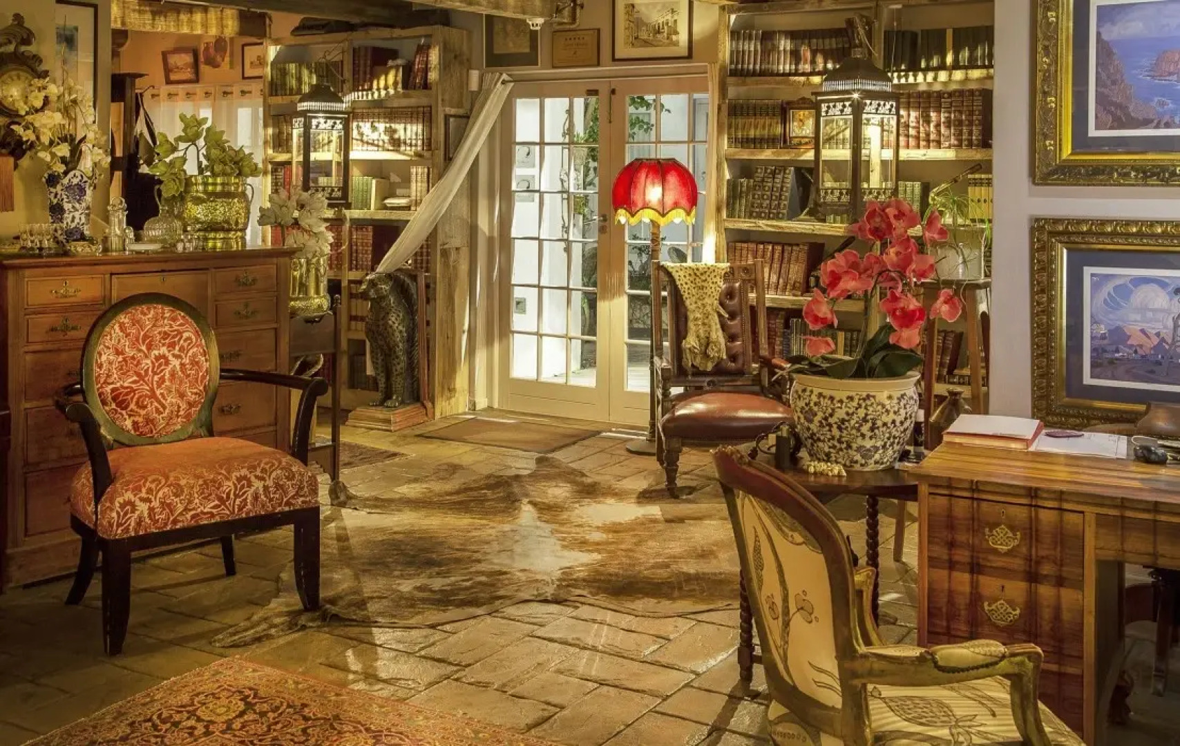 Abalone Hotel & Villas