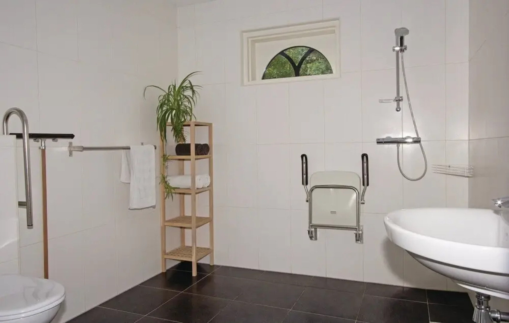 Amazing Home in Zuidoostbeemster With 5 Bedrooms and Wifi