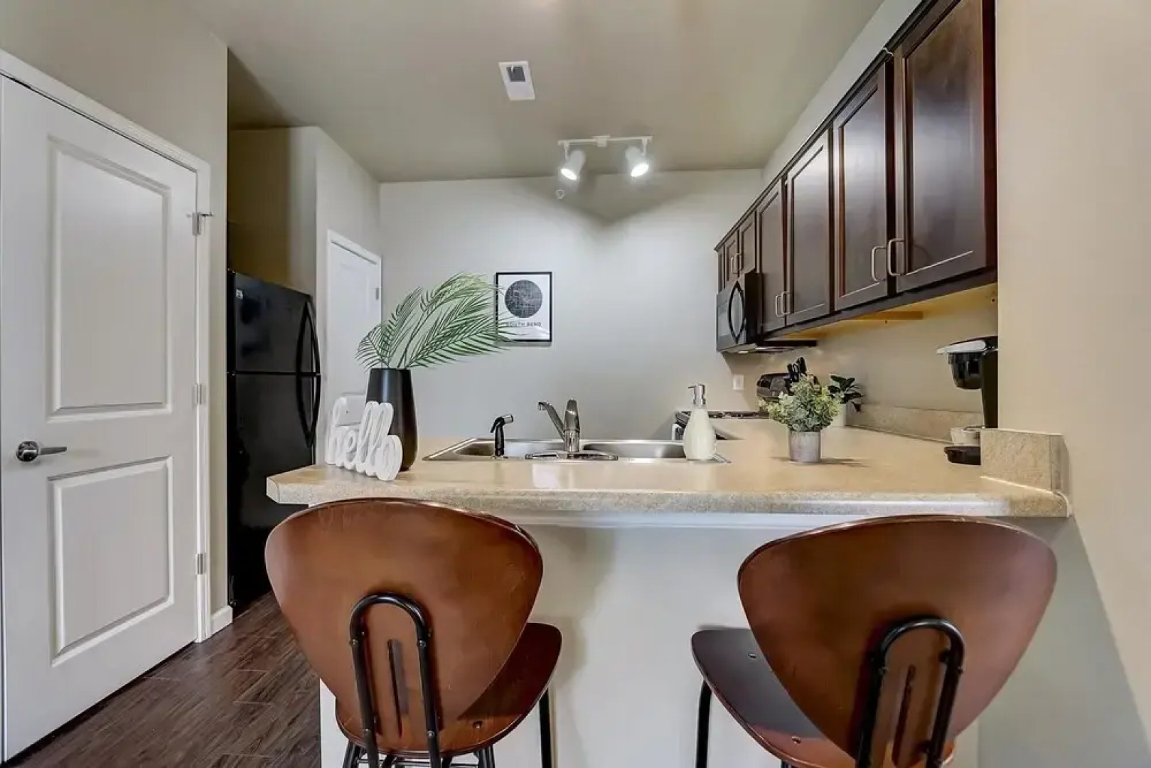 FRONTDESK University Edge Notre Dame Apts South Bend