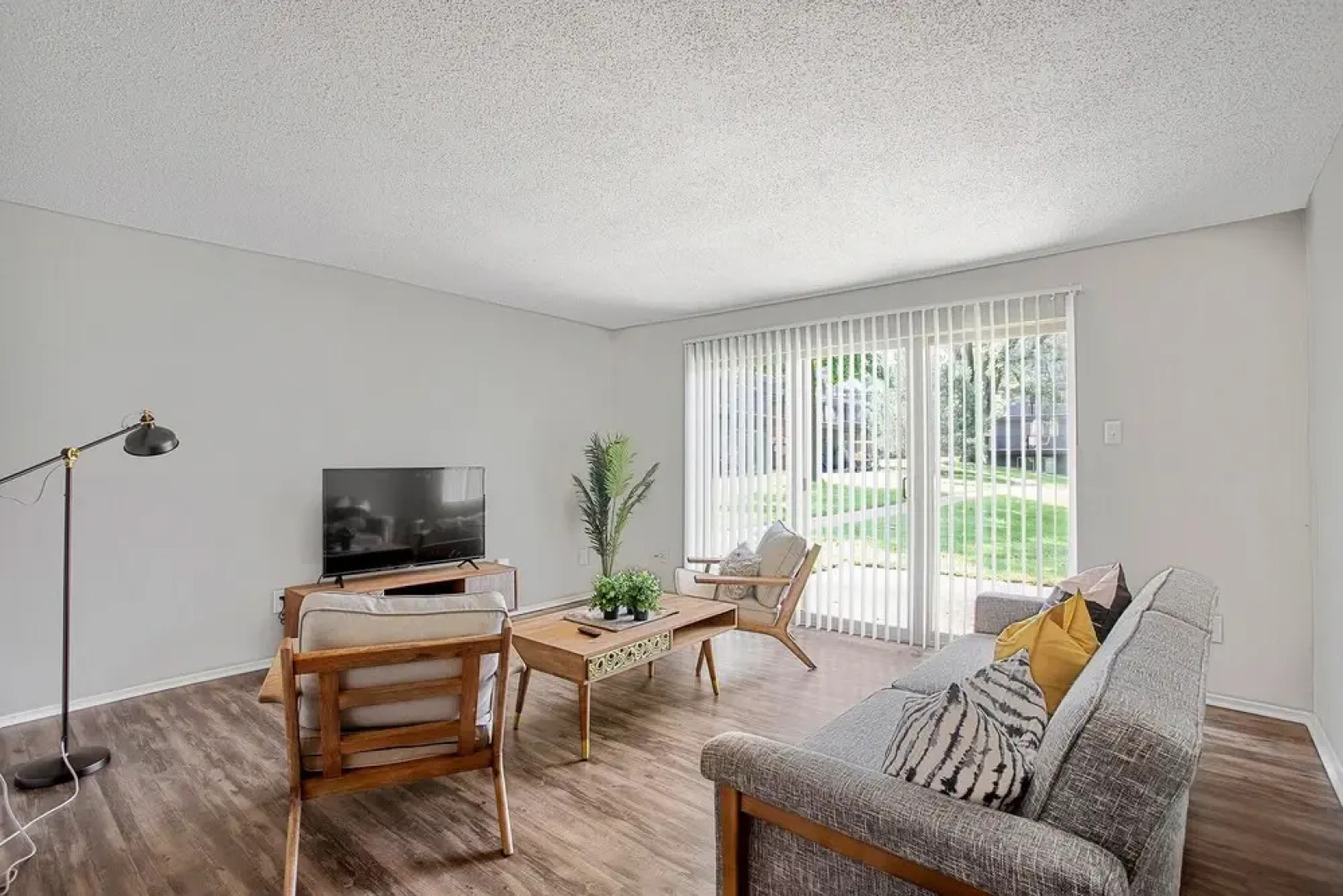 The Relaxing Lakeside Suites