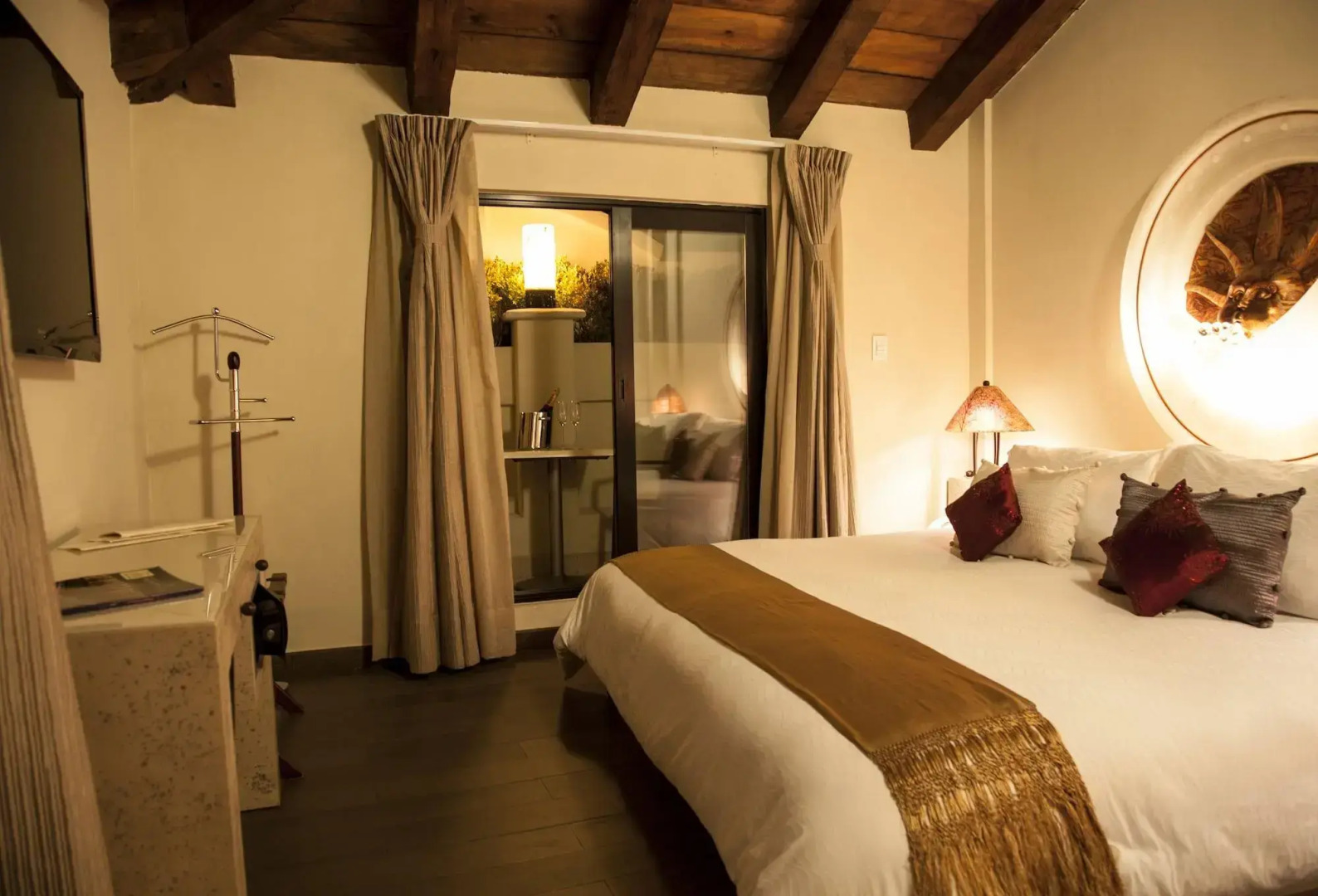 Plaza Gallery Hotel & Boutique