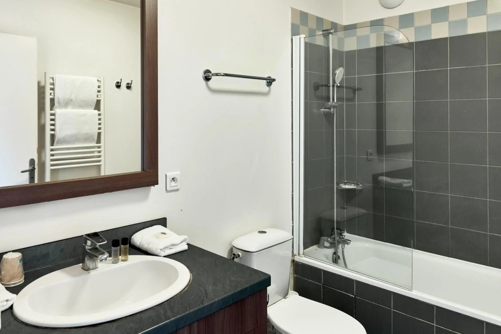 Zenitude Hôtel - Résidences Roissy Village