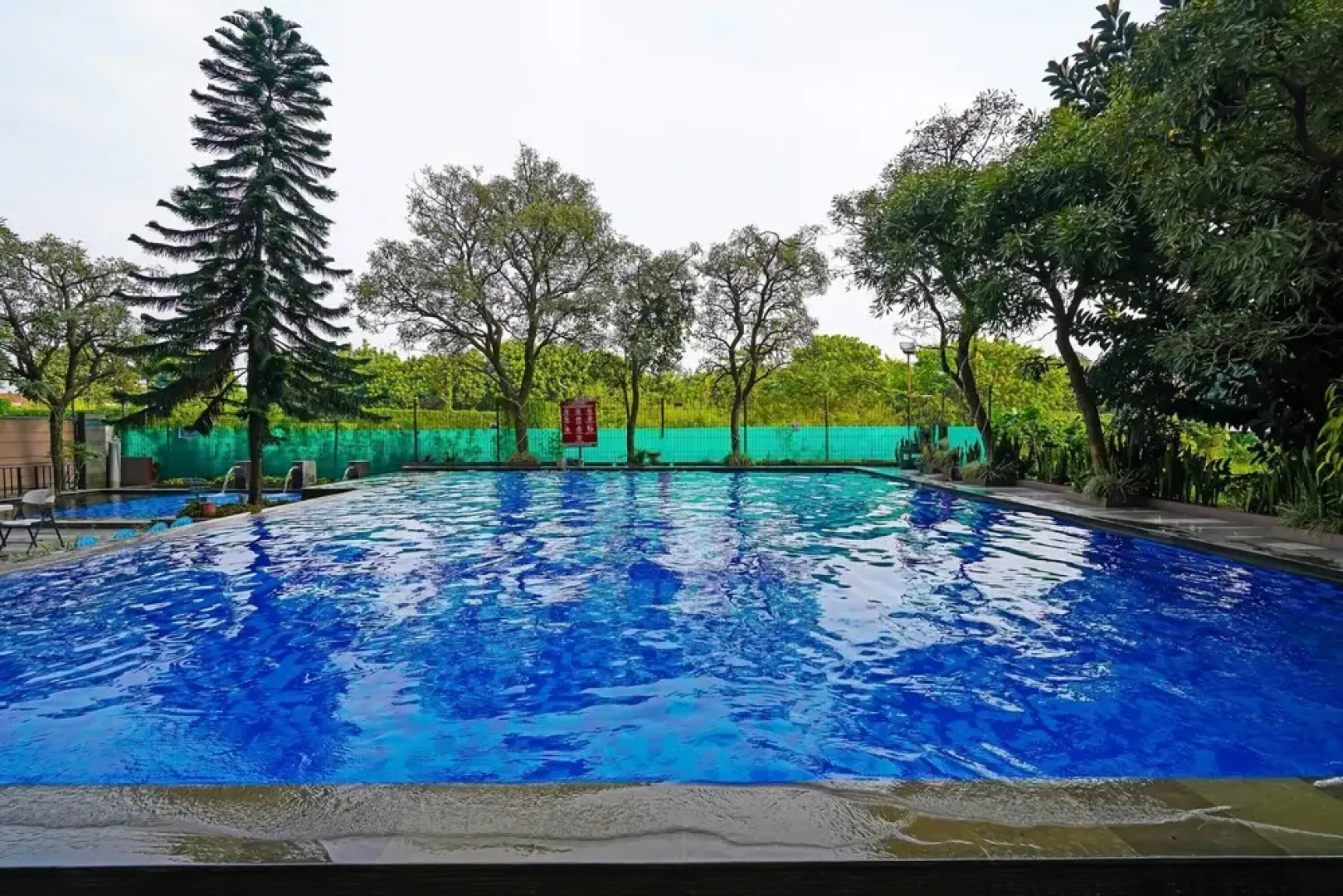 OYO Life 92774 The Edge Apartment By My Home