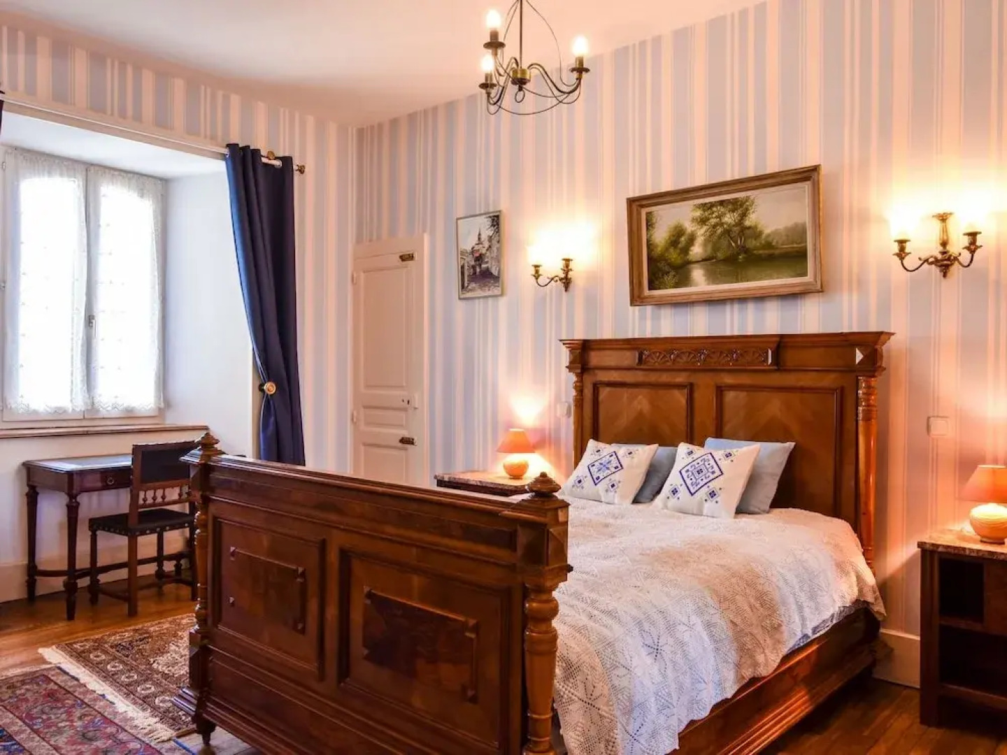 Fantastic property with large swimming pool and garden in the heart of France!