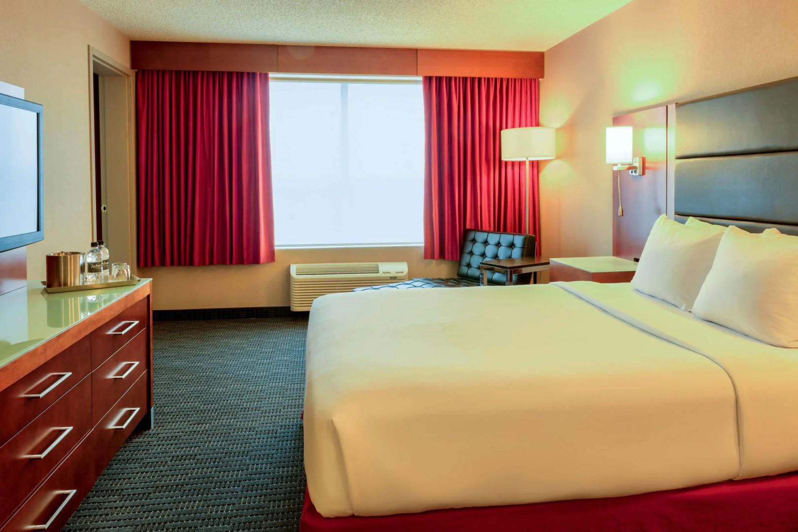 Radisson Hotel & Suites Fort McMurray