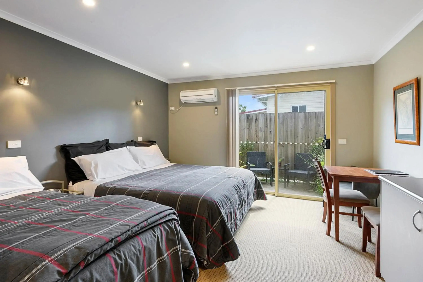 Motel Strahan