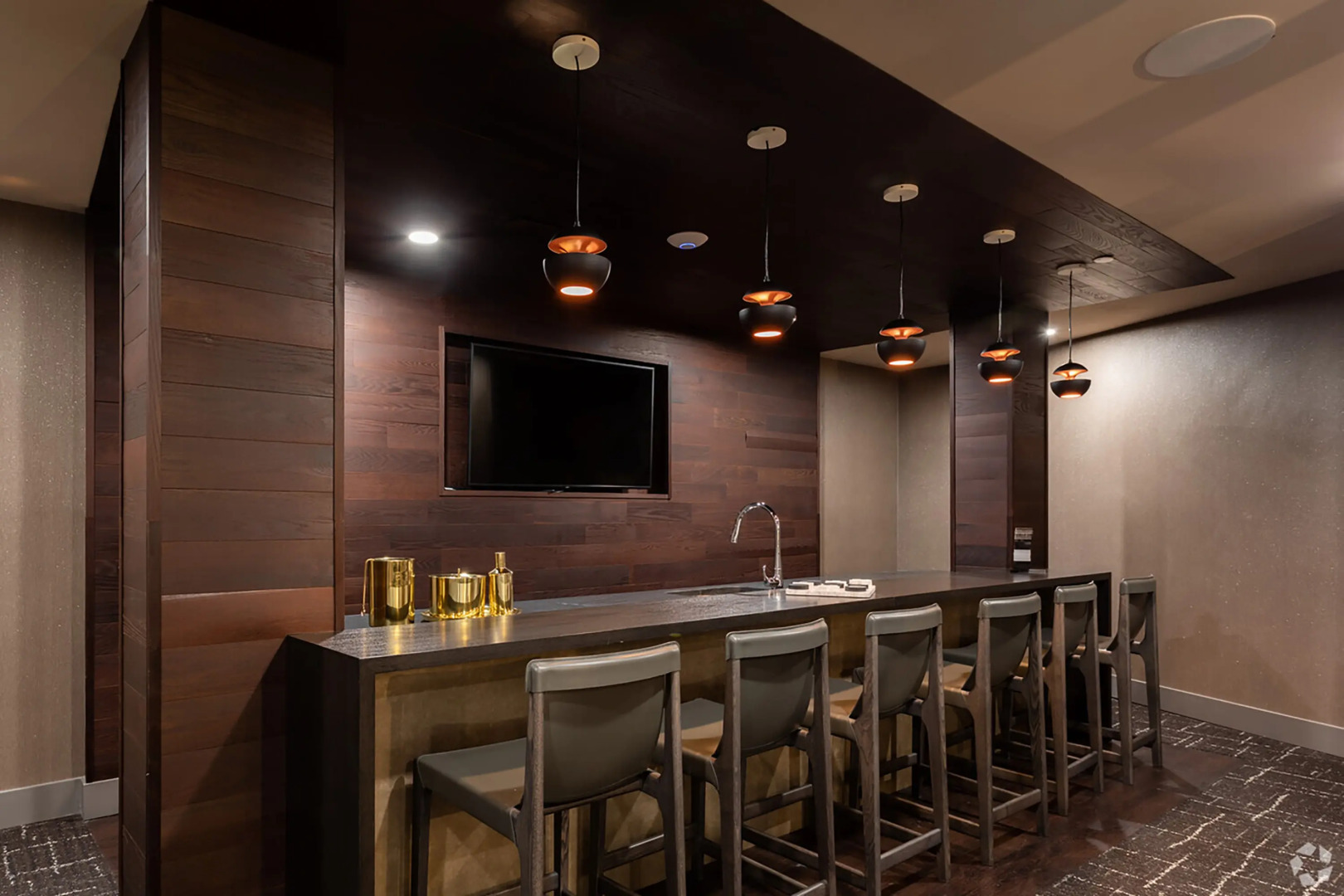 Luxurious 2BR - 2Bath W/ Gym | Downtown at Yale