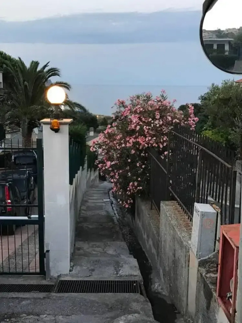 Villa With 4 Bedrooms in Noli, With Wonderful sea View, Enclosed Garden and Wifi - 400 m From the Beach